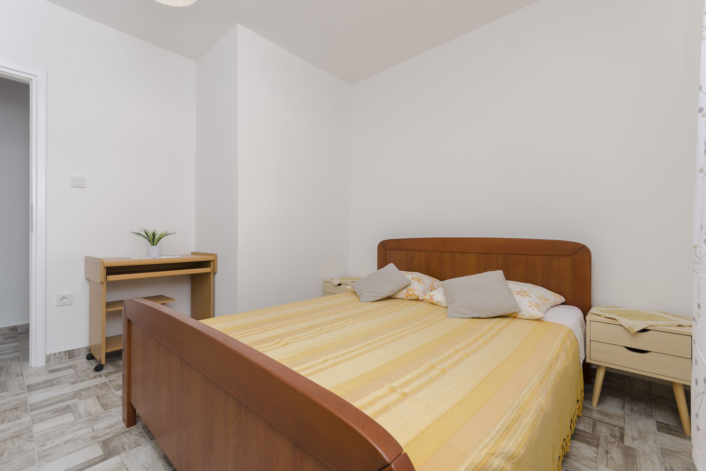 Apartments Mila II 67781-A3