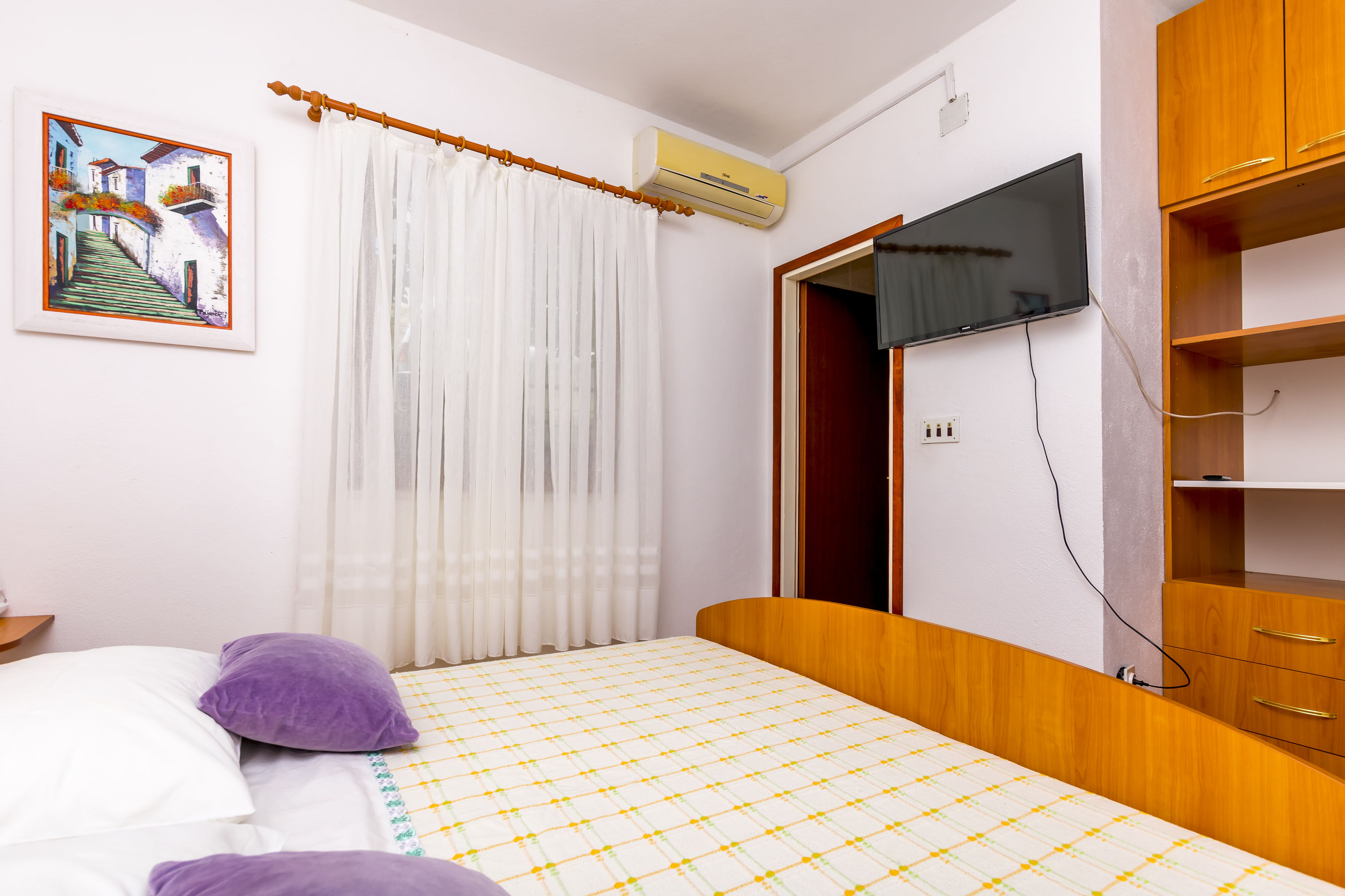 Apartments Božo 68311-A1