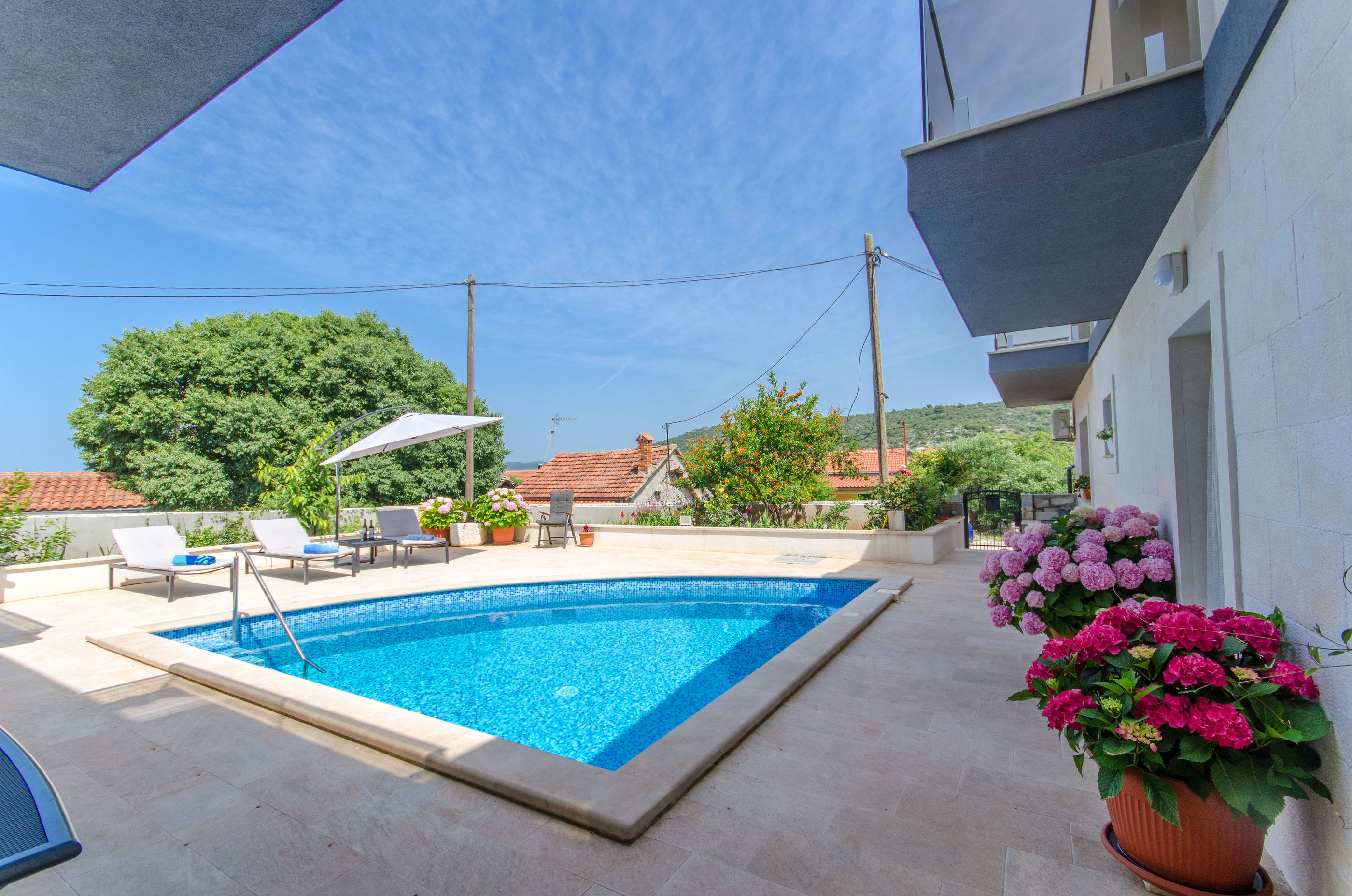 Apartments Villa LA 59731-A2
