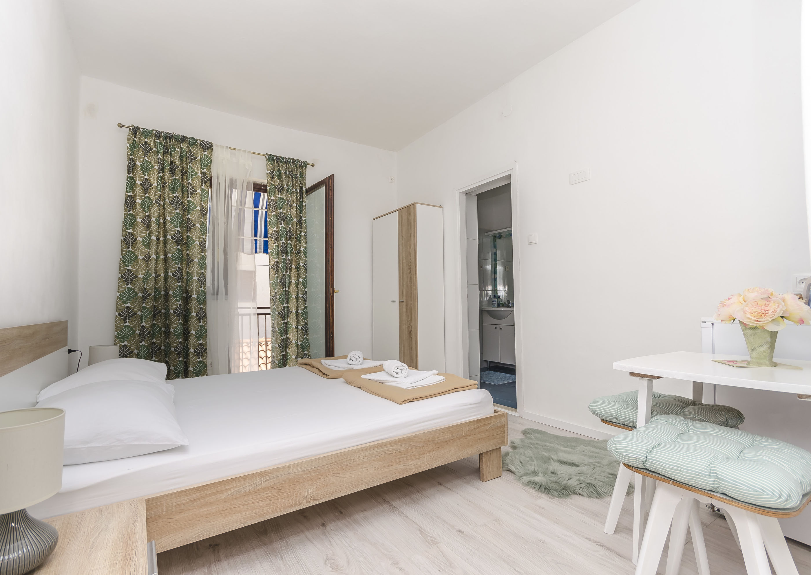 Apartments and Rooms Bepina 28141-S2