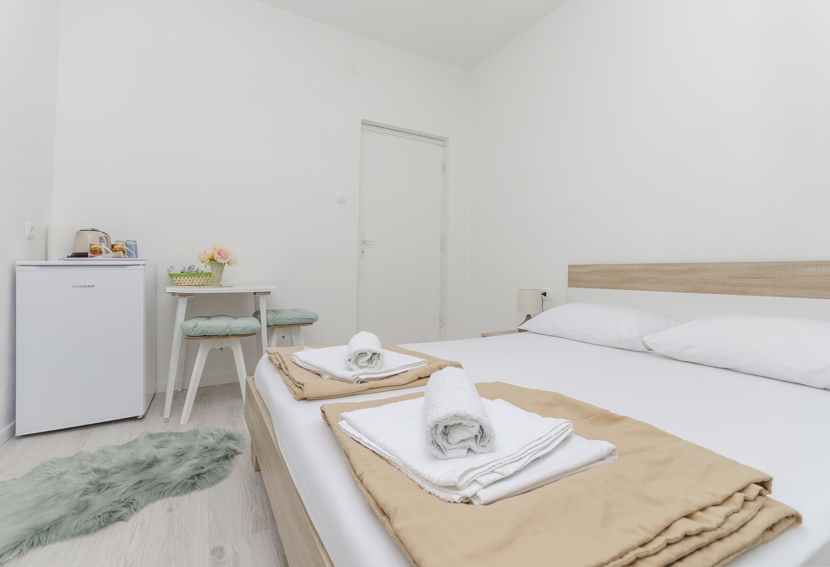 Apartments and Rooms Bepina 28141-S2