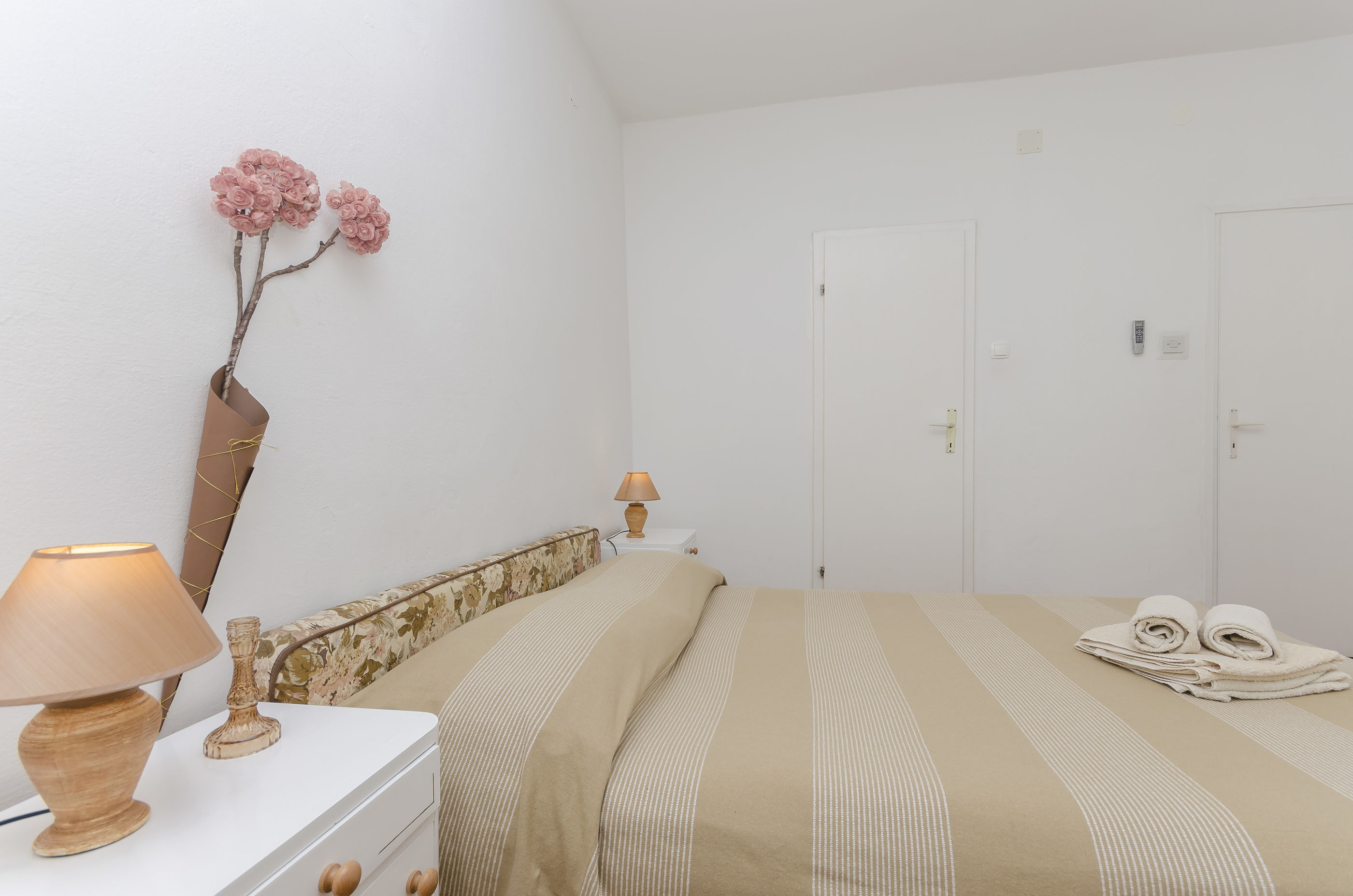 Apartments and Rooms Bepina 28141-S1