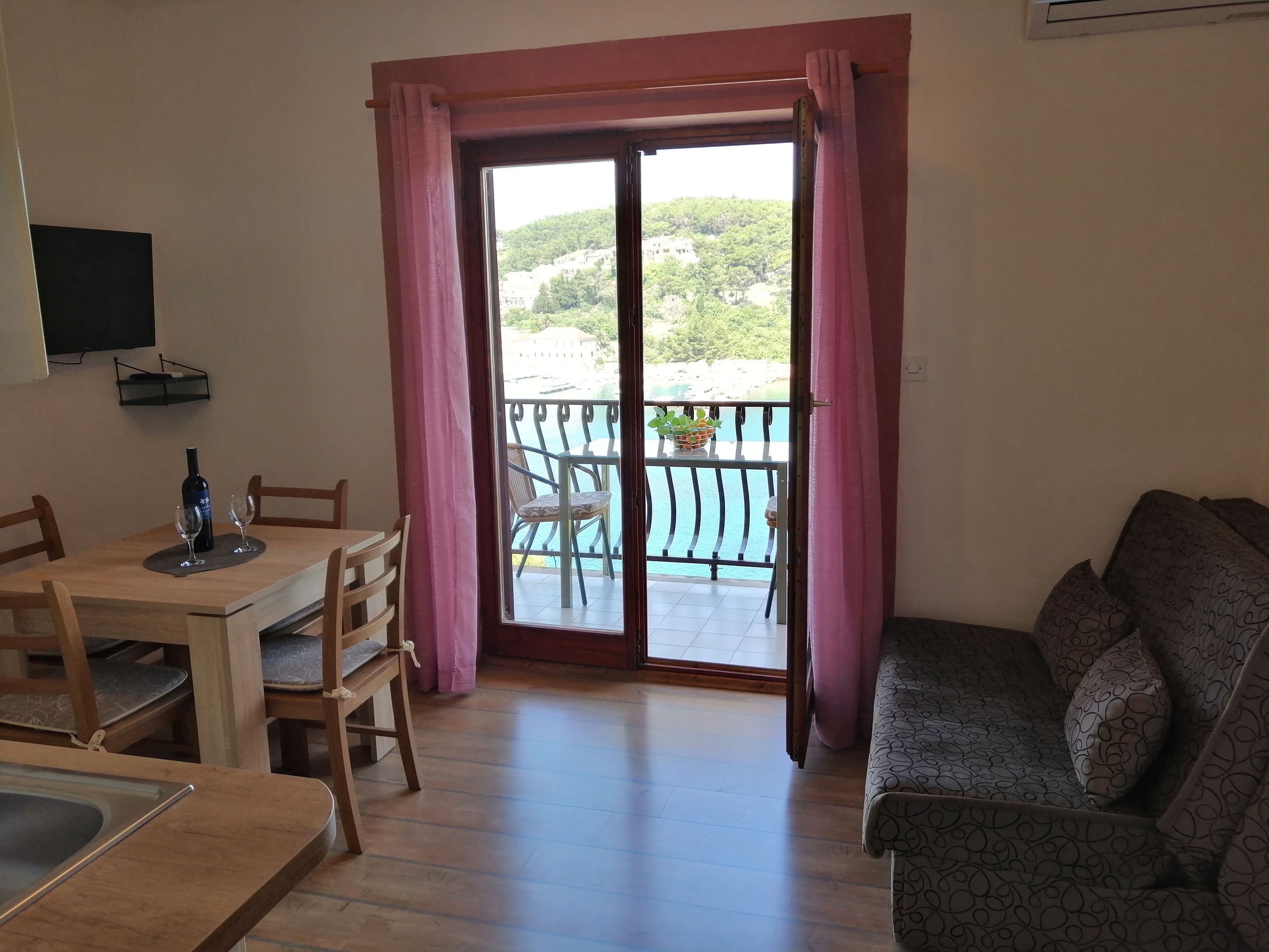 Apartments and Room Carić 57991-A3