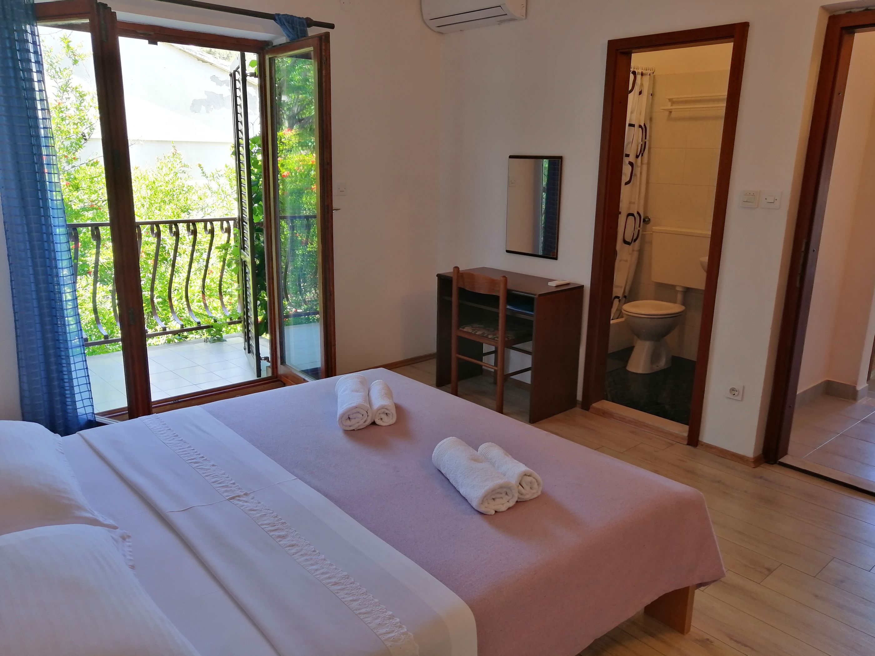 Apartments and Room Carić 57991-A3