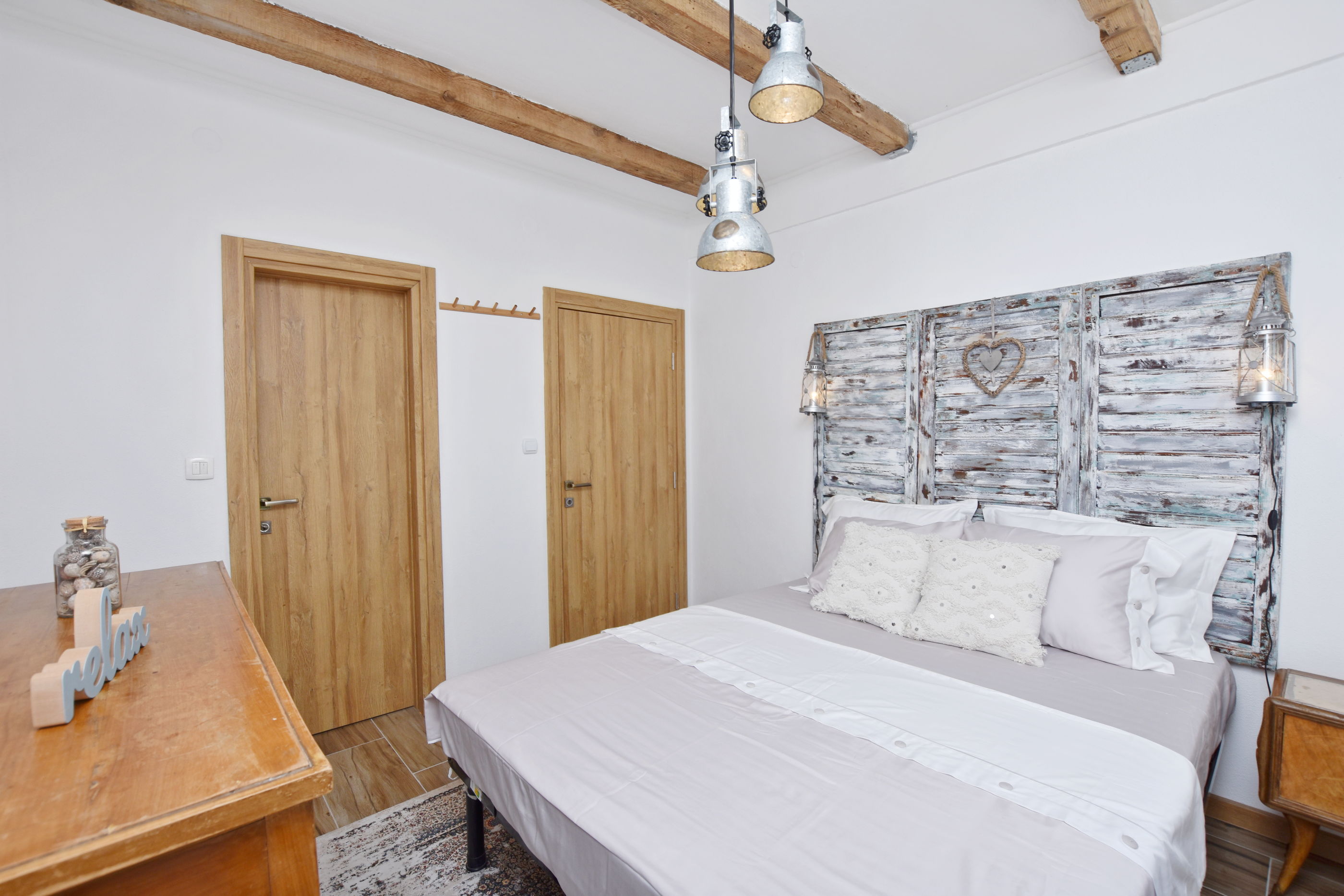 Rooms Sveti Toma 70201-S1