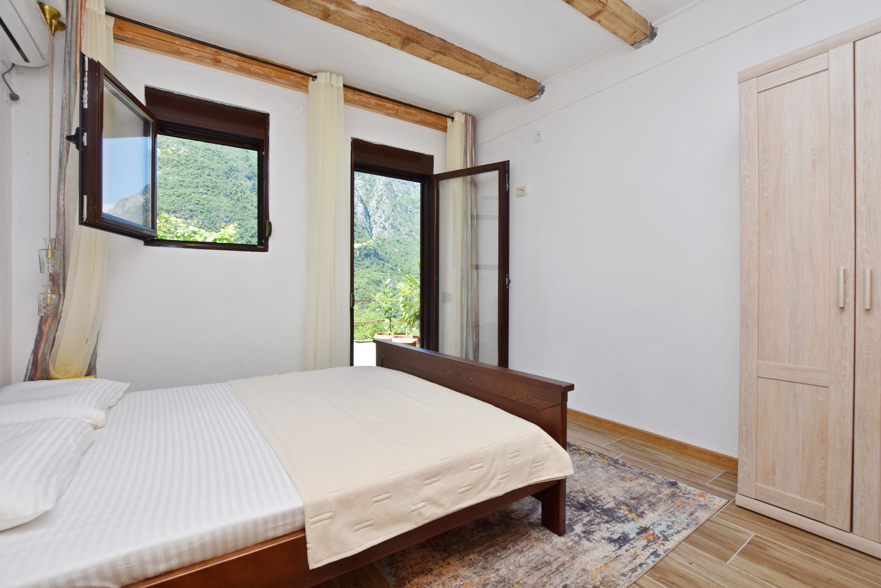 Rooms Sveti Toma 70201-S2