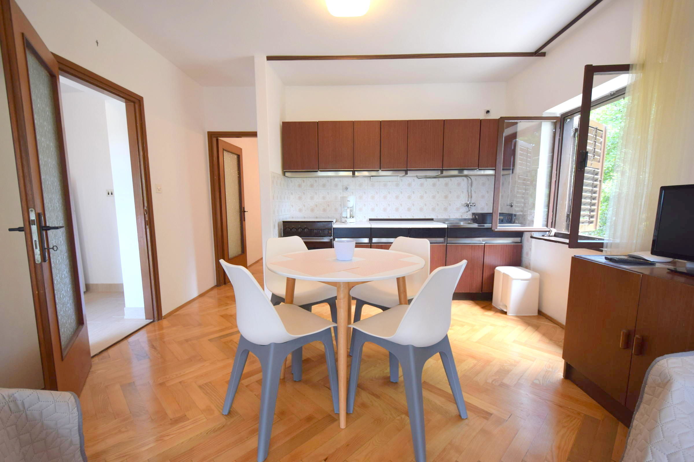Apartments Ivka-rozalija 62351-A1