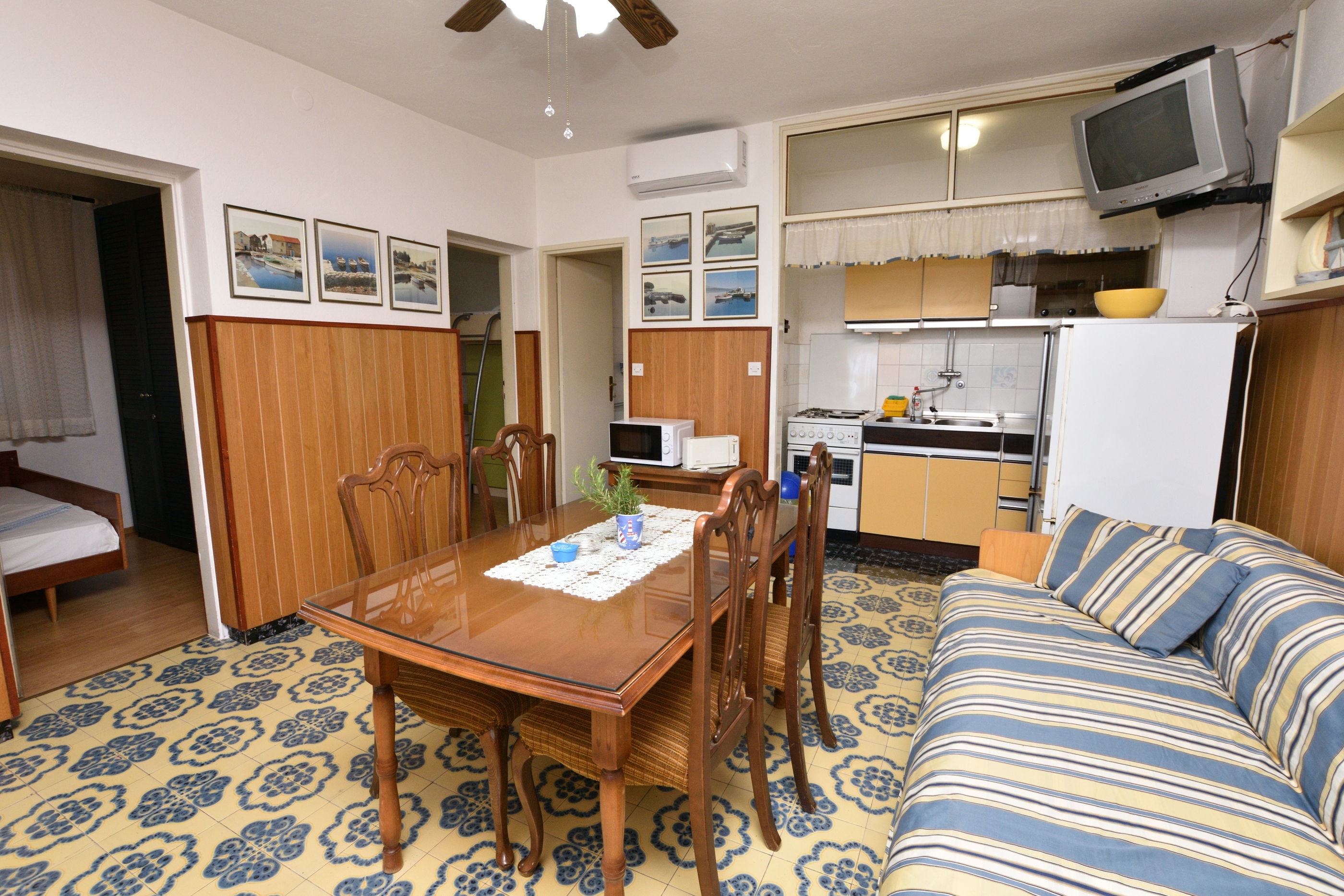 Apartments 2M 70951-A2