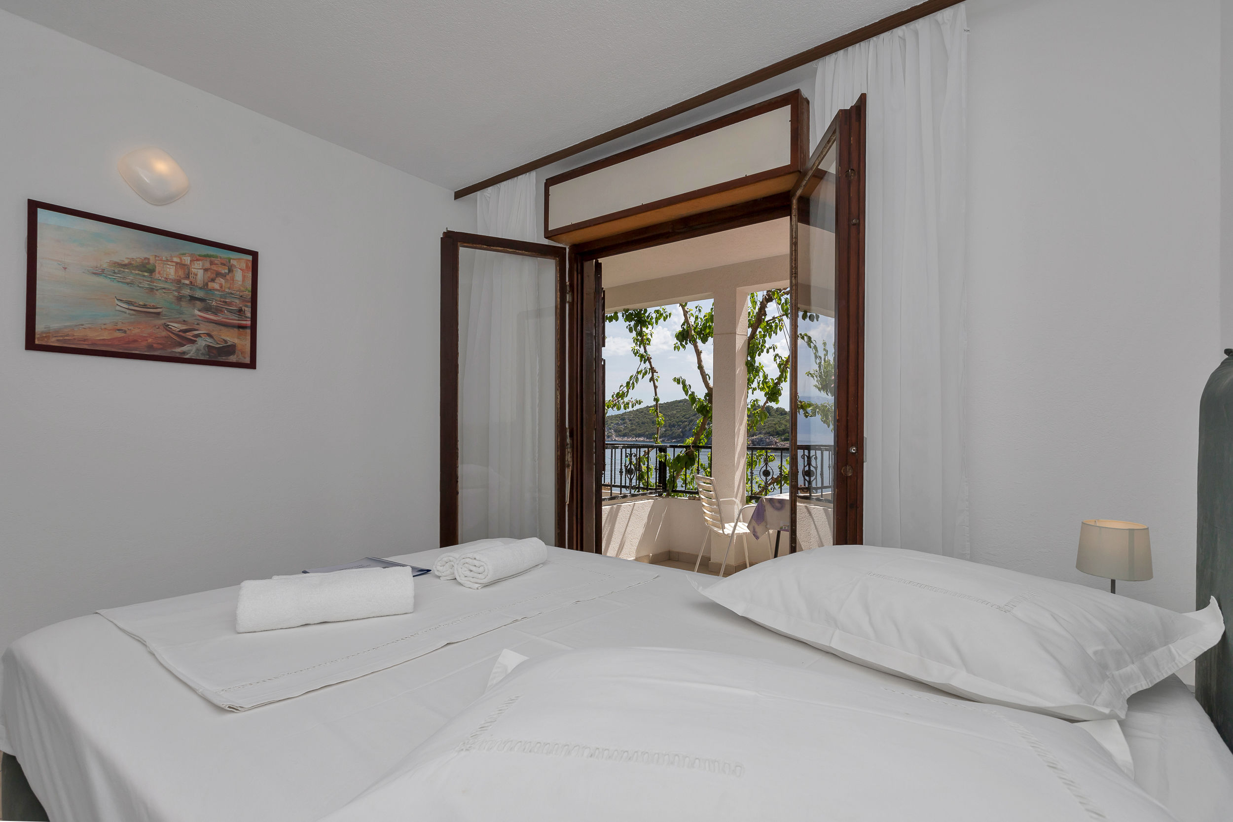 Apartment and Rooms Nikola 38301-A4