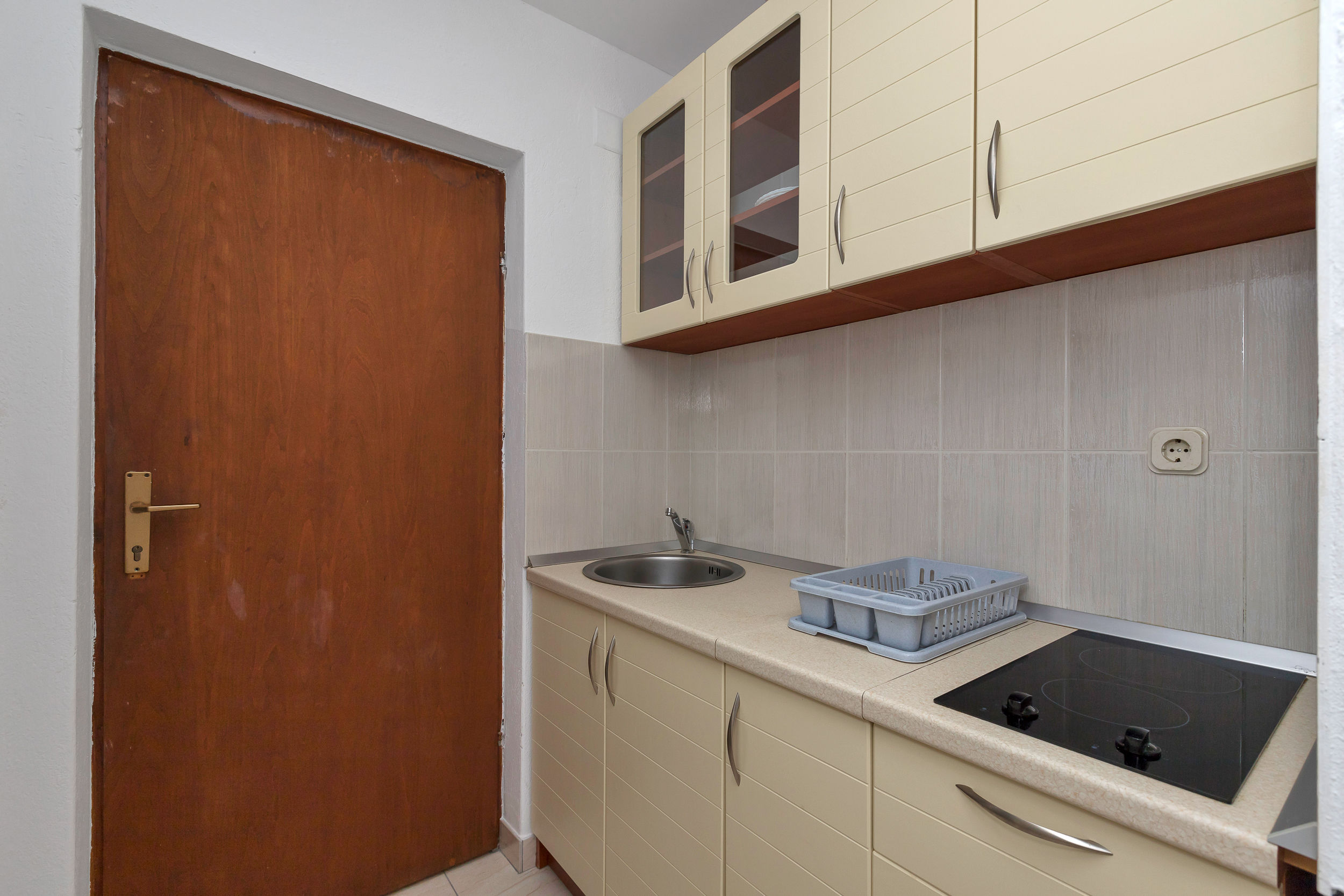 Apartment and Rooms Nikola 38301-A4