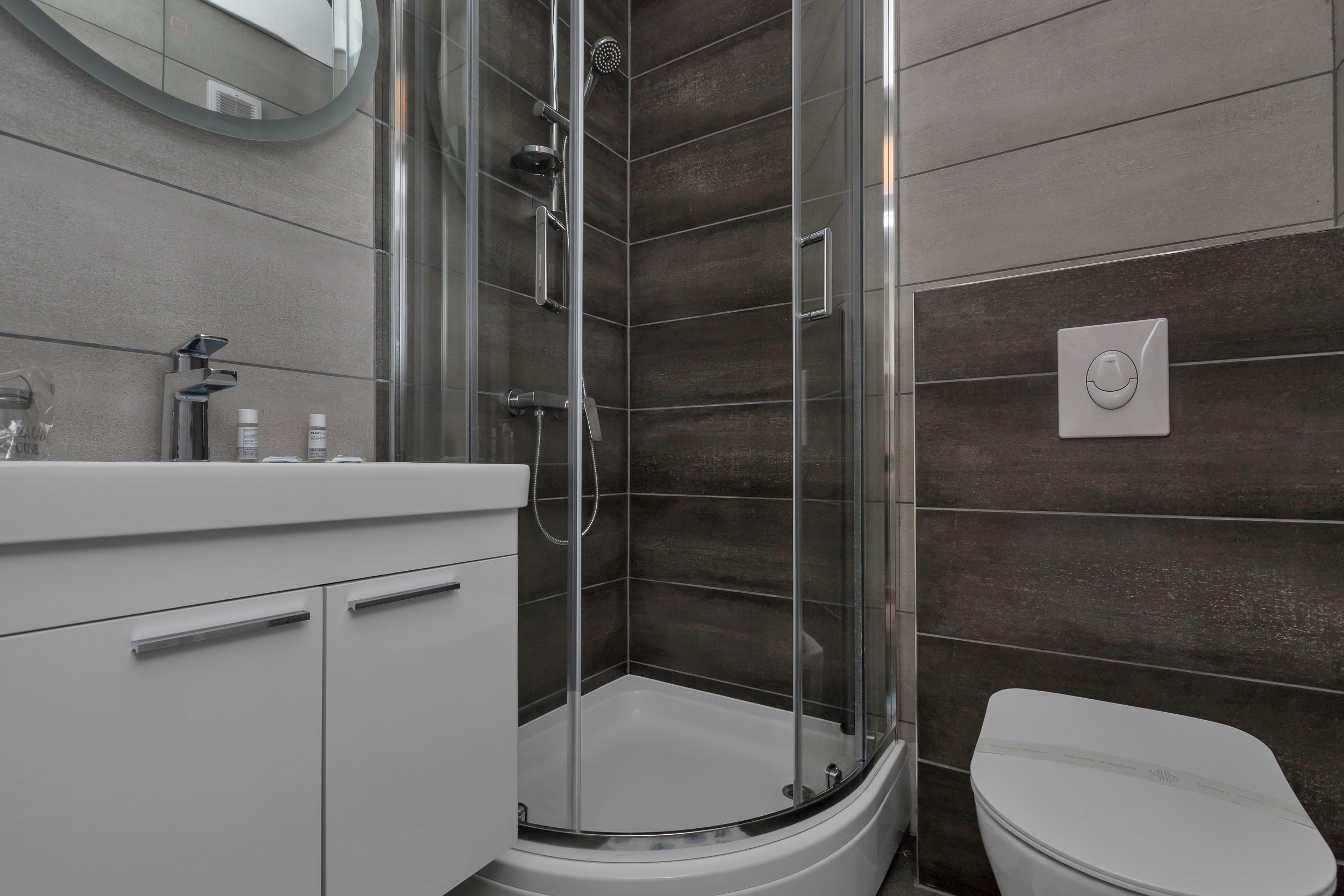 Apartment and Rooms Nikola 38301-A4