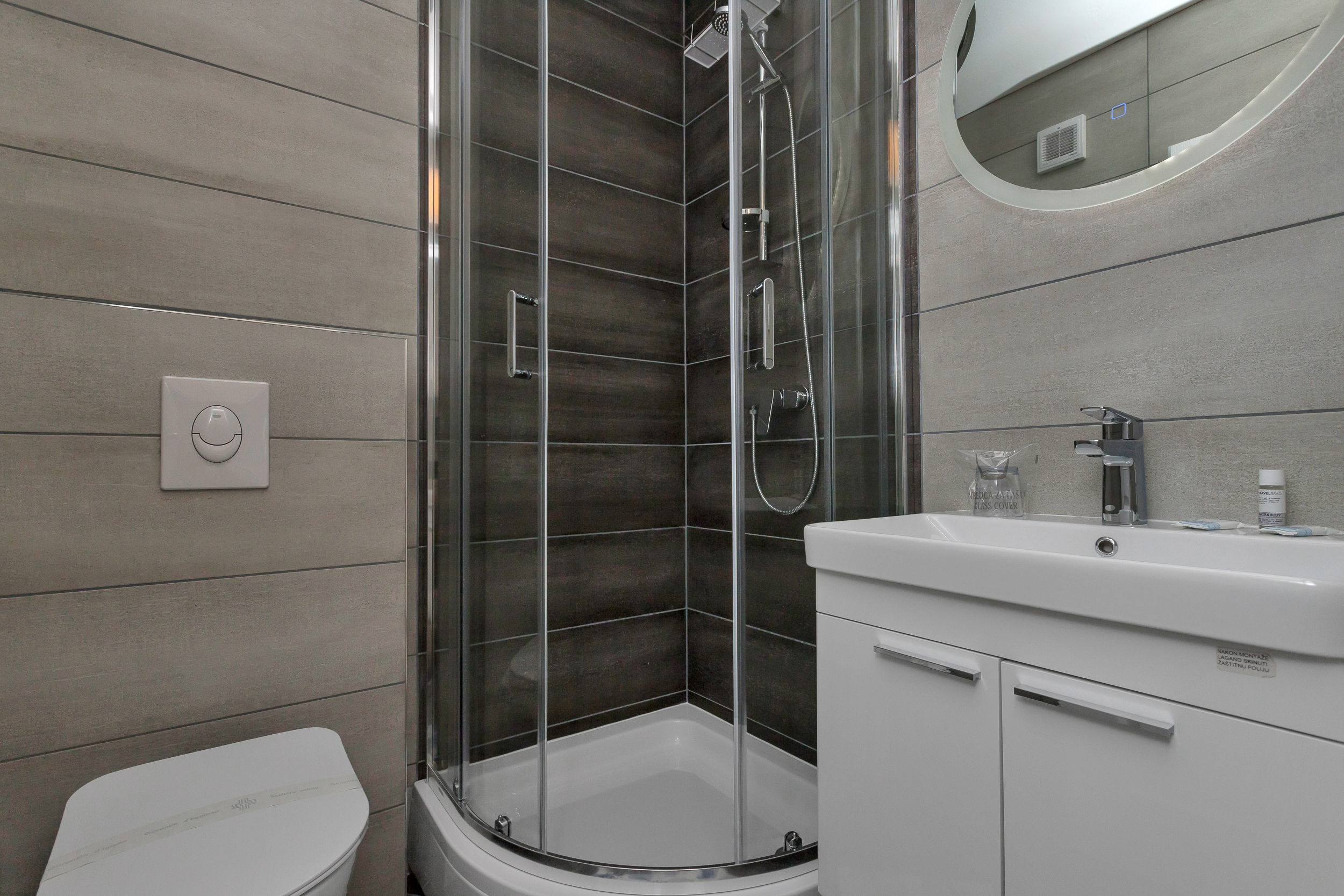 Apartment and Rooms Nikola 38301-A5