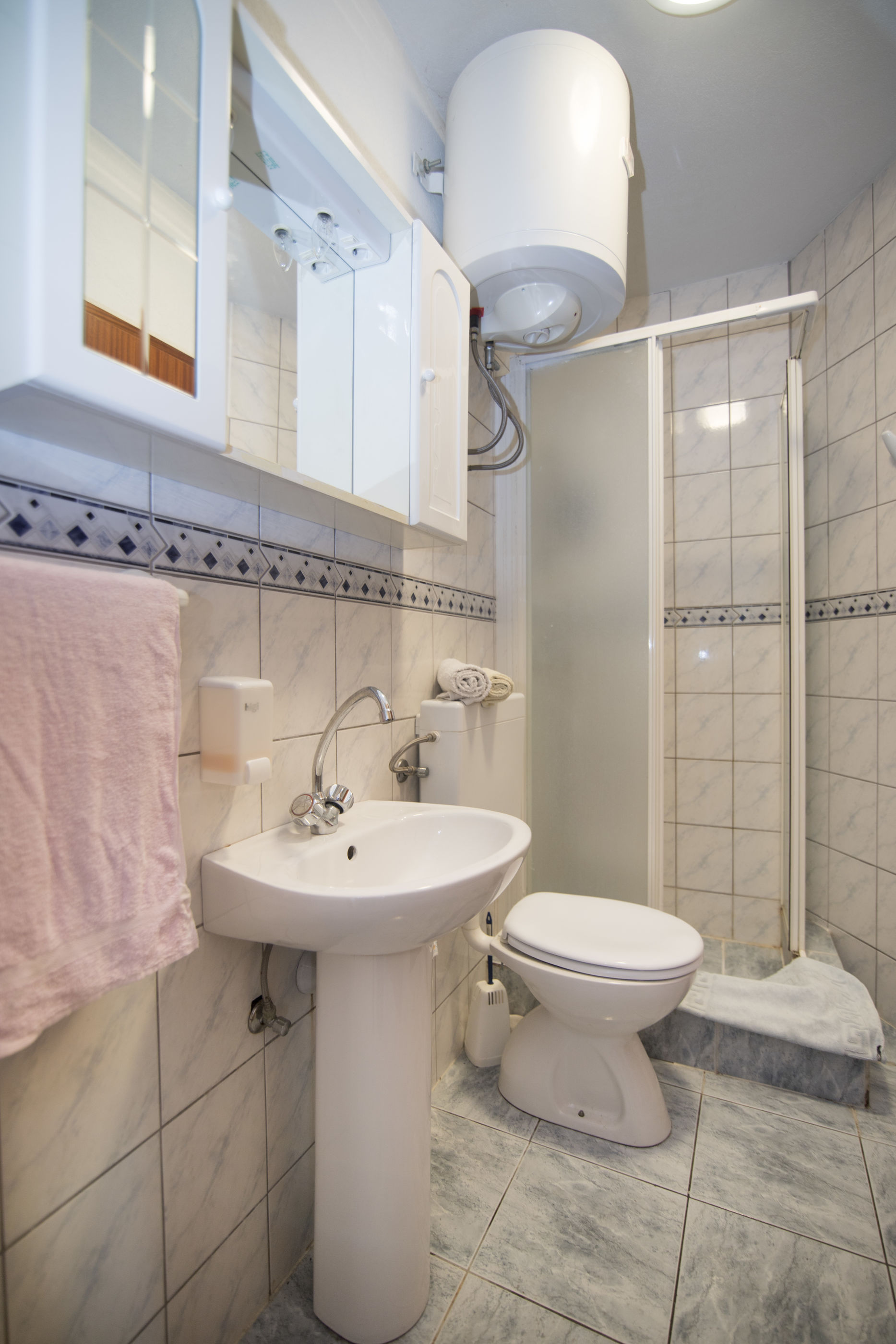 Apartments and Rooms Nikol 67161-A1