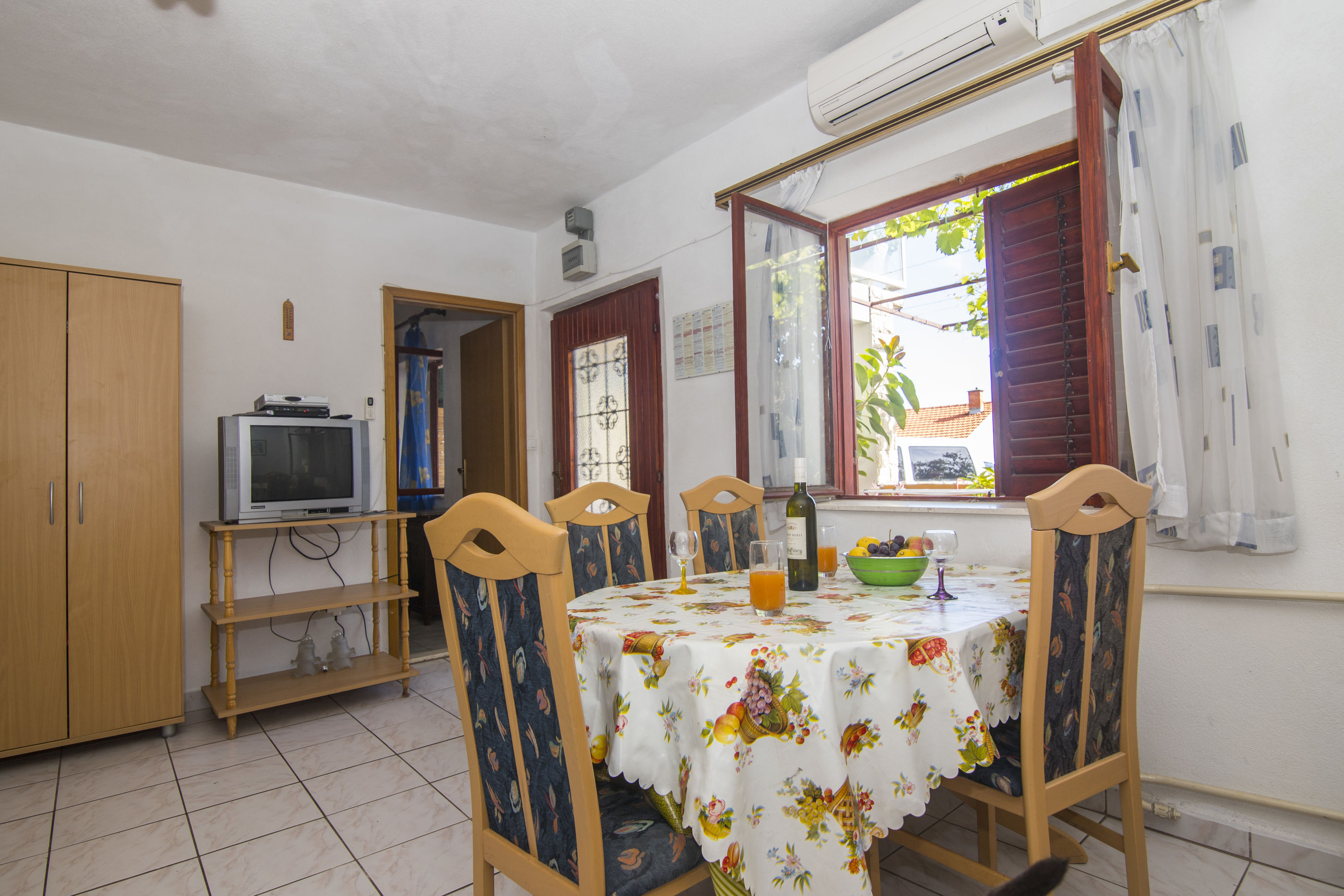 Apartments and Rooms Nikol 67161-A1