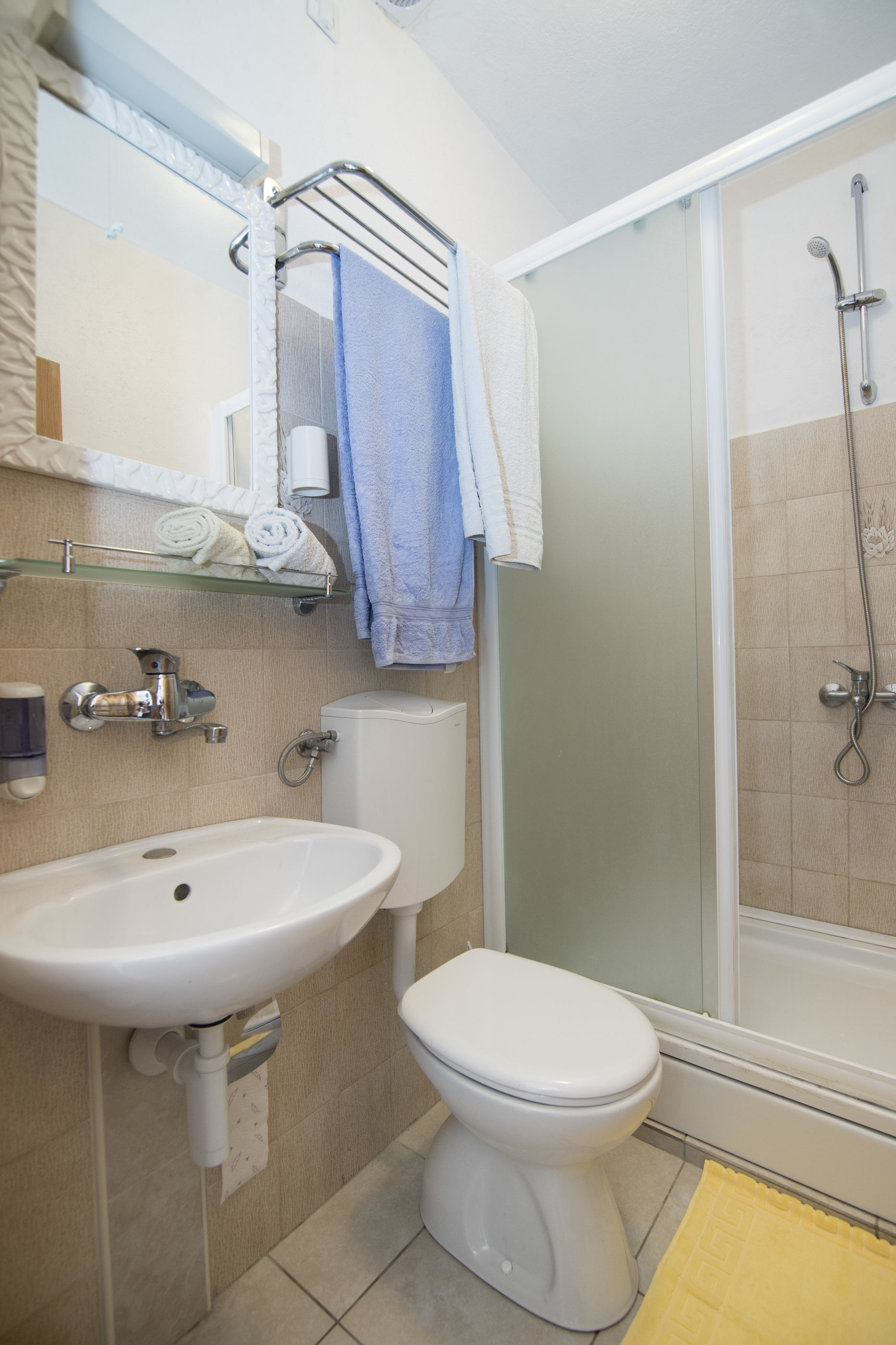 Apartments and Rooms Nikol 67161-S1