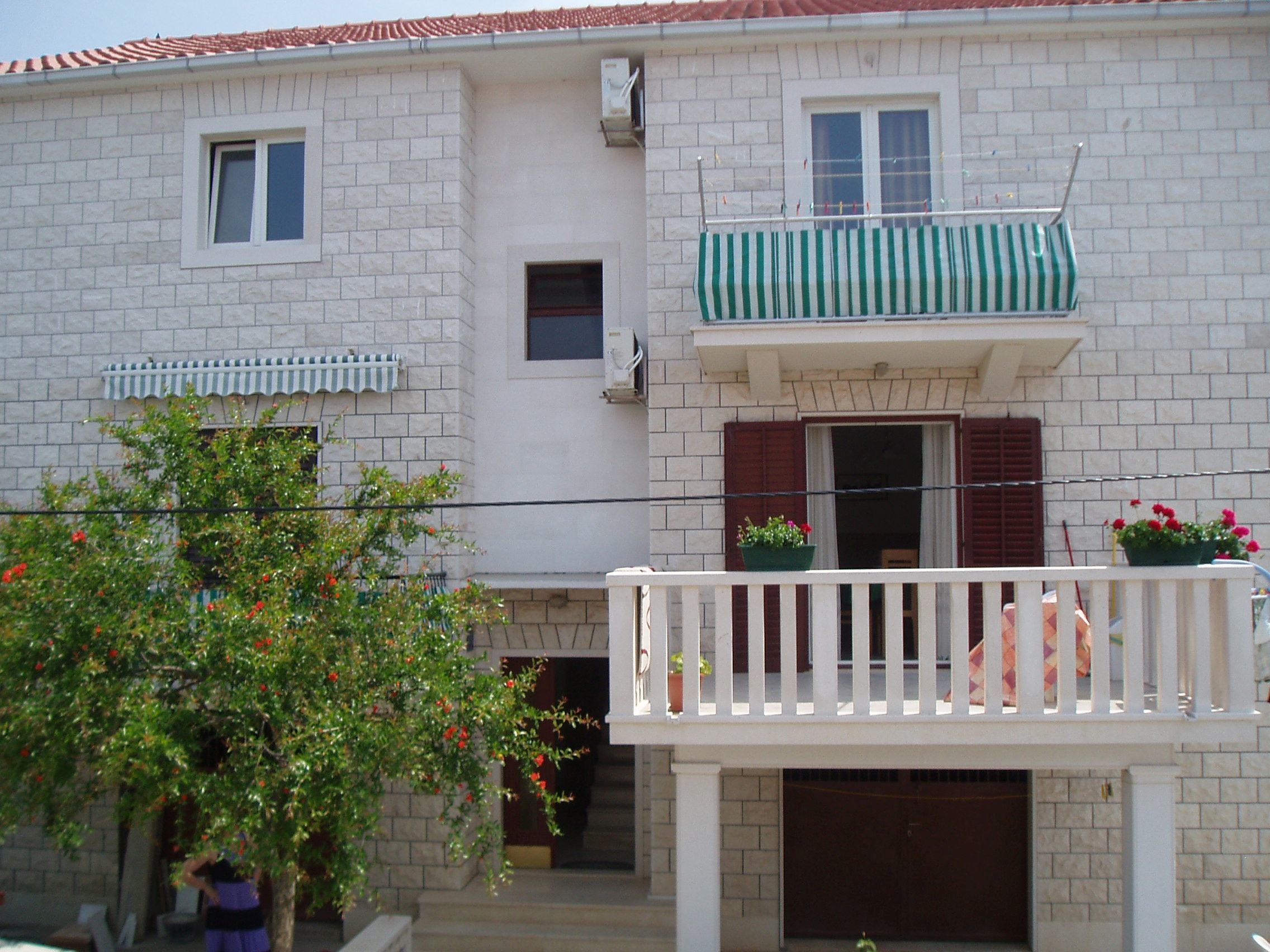 Apartments Grozdana 38521-A2