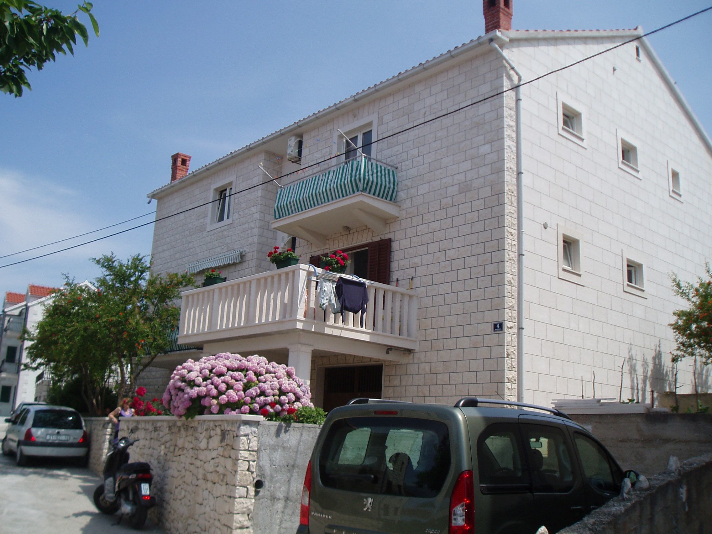 Apartments Grozdana 38521-A2