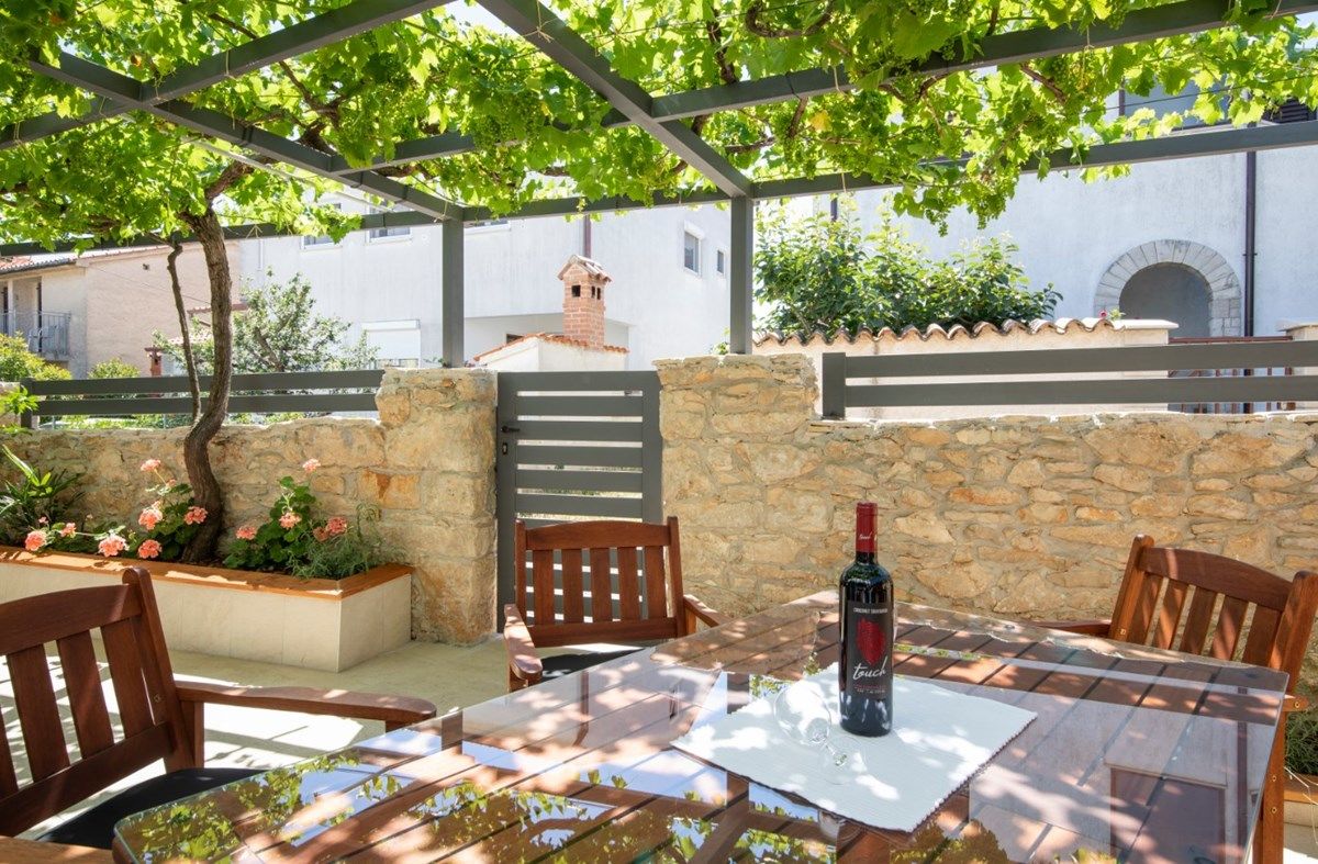 House Bernarda 73937-K1