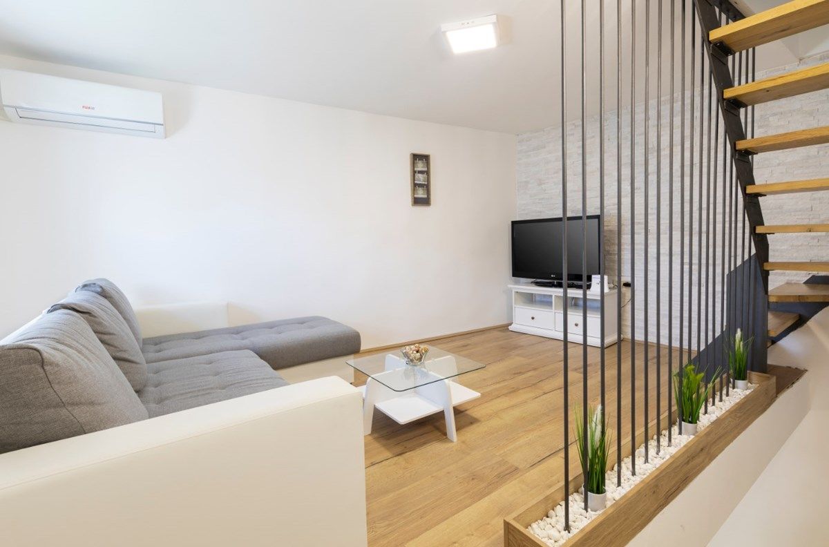 House Bernarda 73937-K1