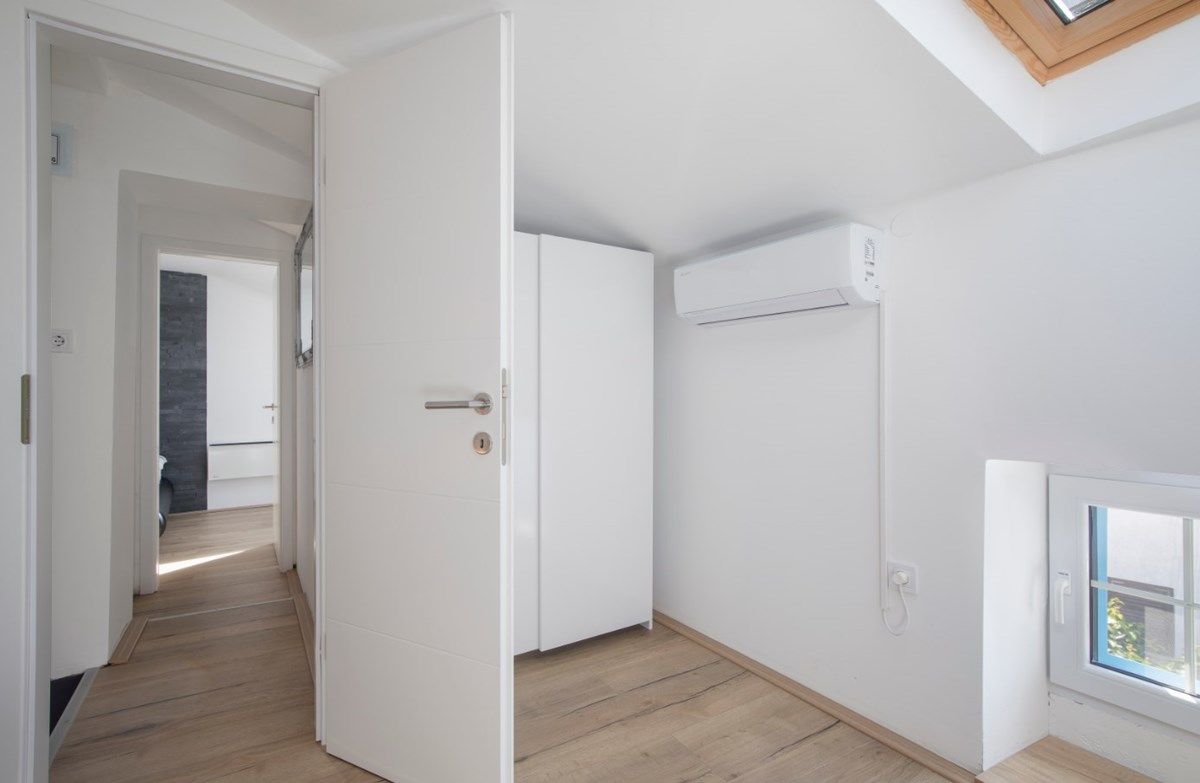 House Bernarda 73937-K1