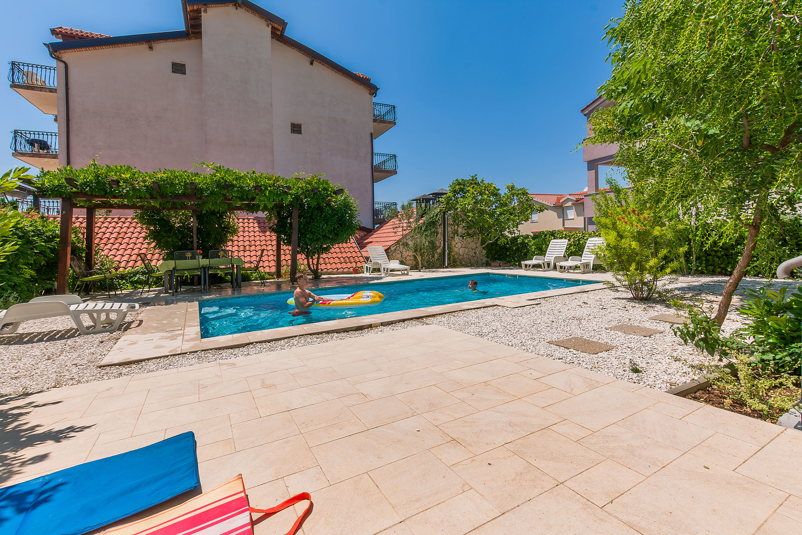 Apartments Ljiljana 71381-A4