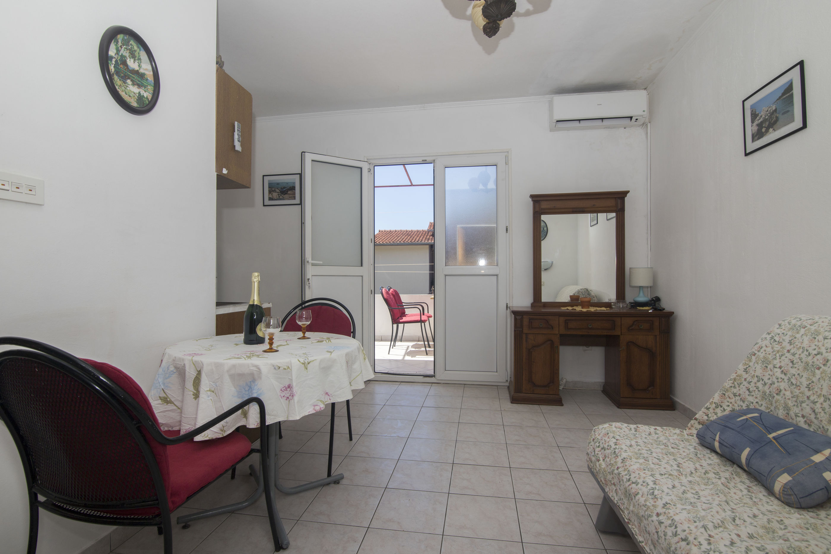 Apartments Tonin 18771-A4