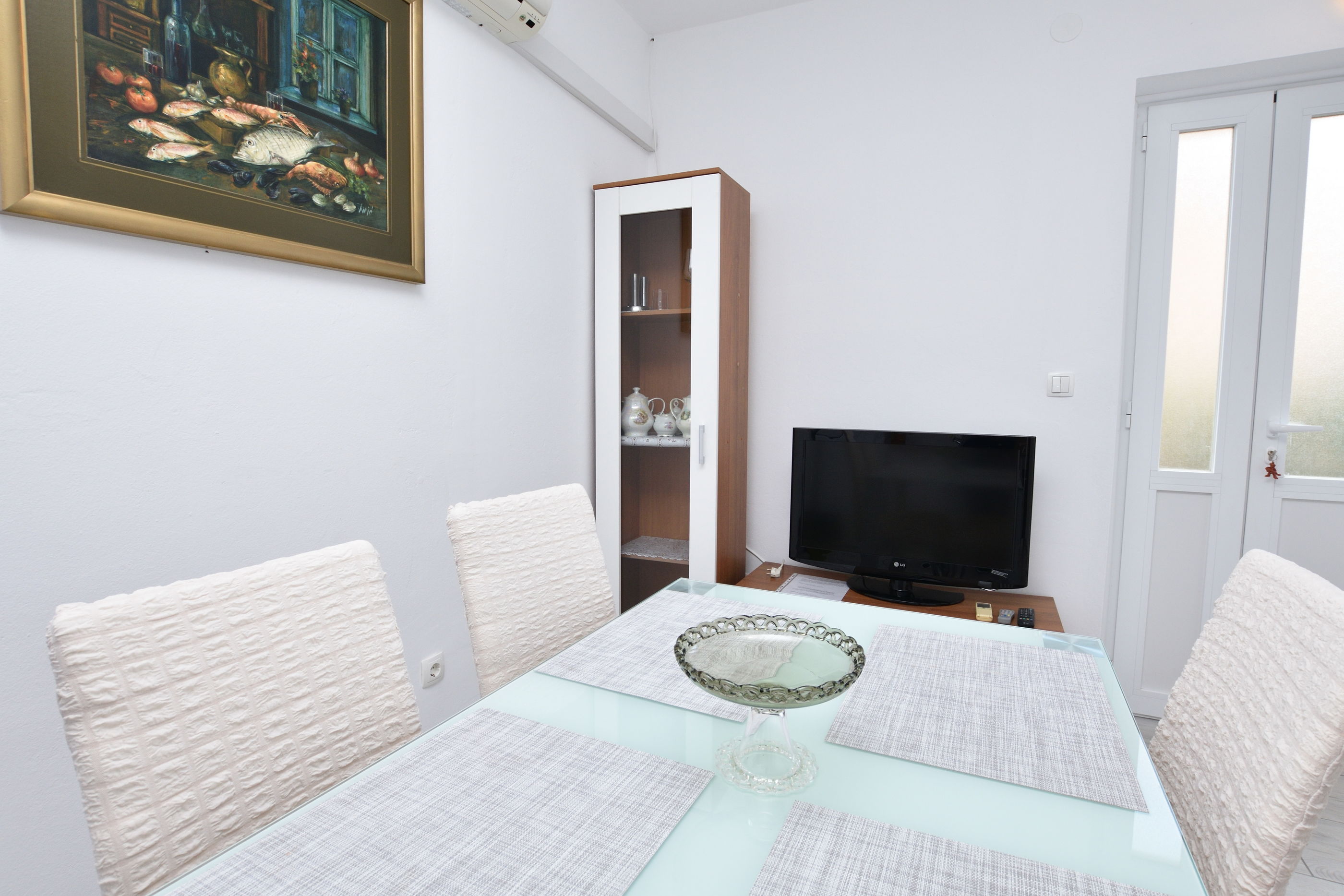 Apartments Jere Proto 15481-A1
