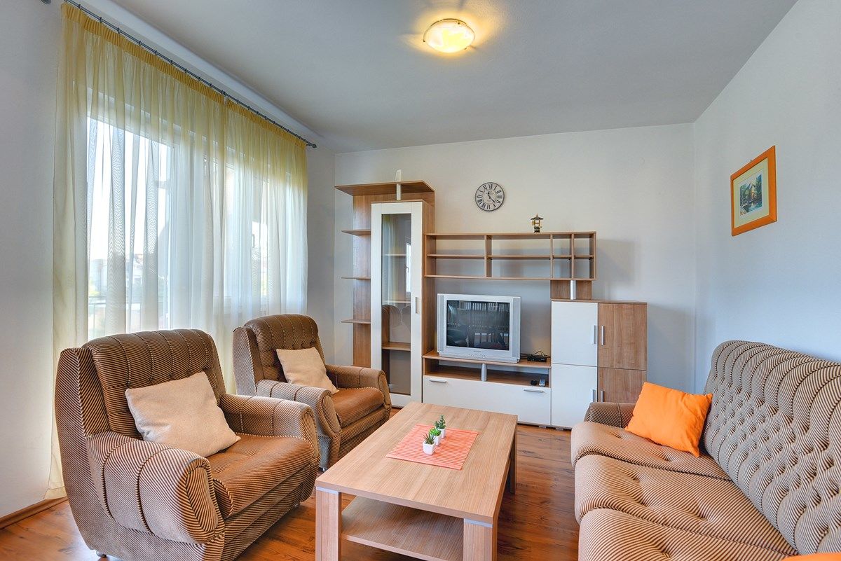 Casa Korpar 16056-A1