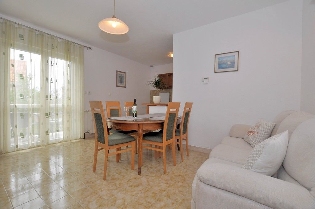 Apartments Grozdana 38521-A2