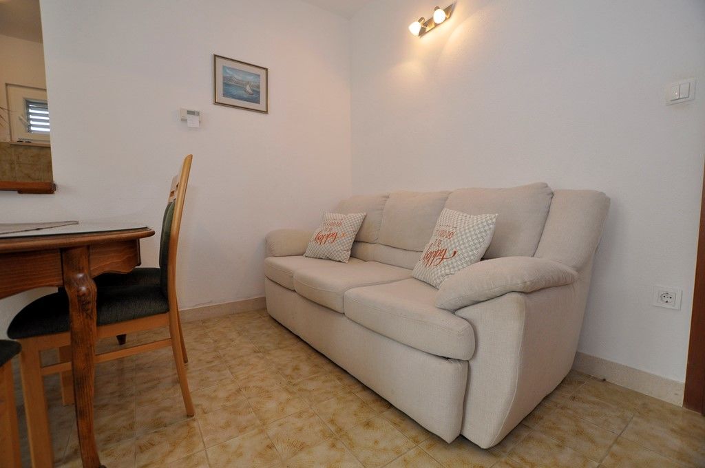 Apartments Grozdana 38521-A2