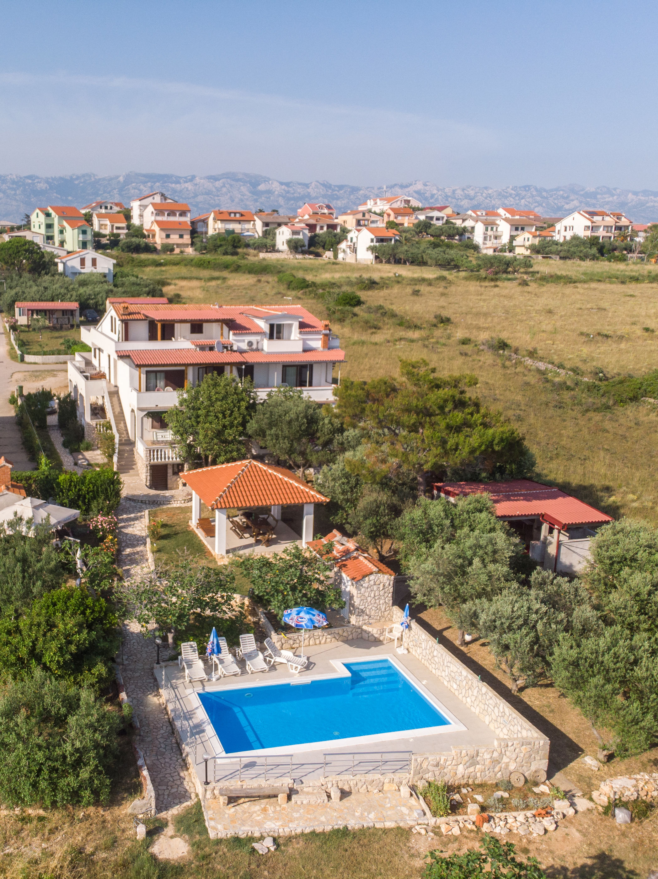 Apartments Crljenko 25301-A2
