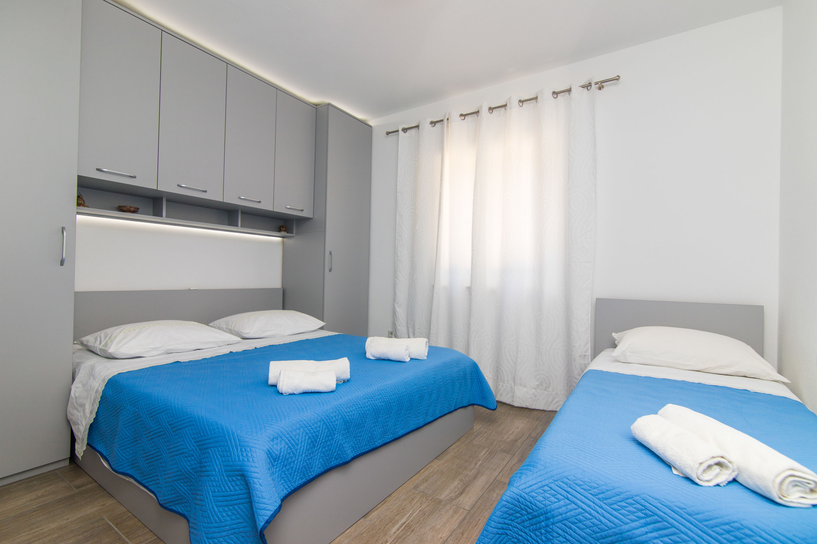 Apartments Jakov 41861-A1