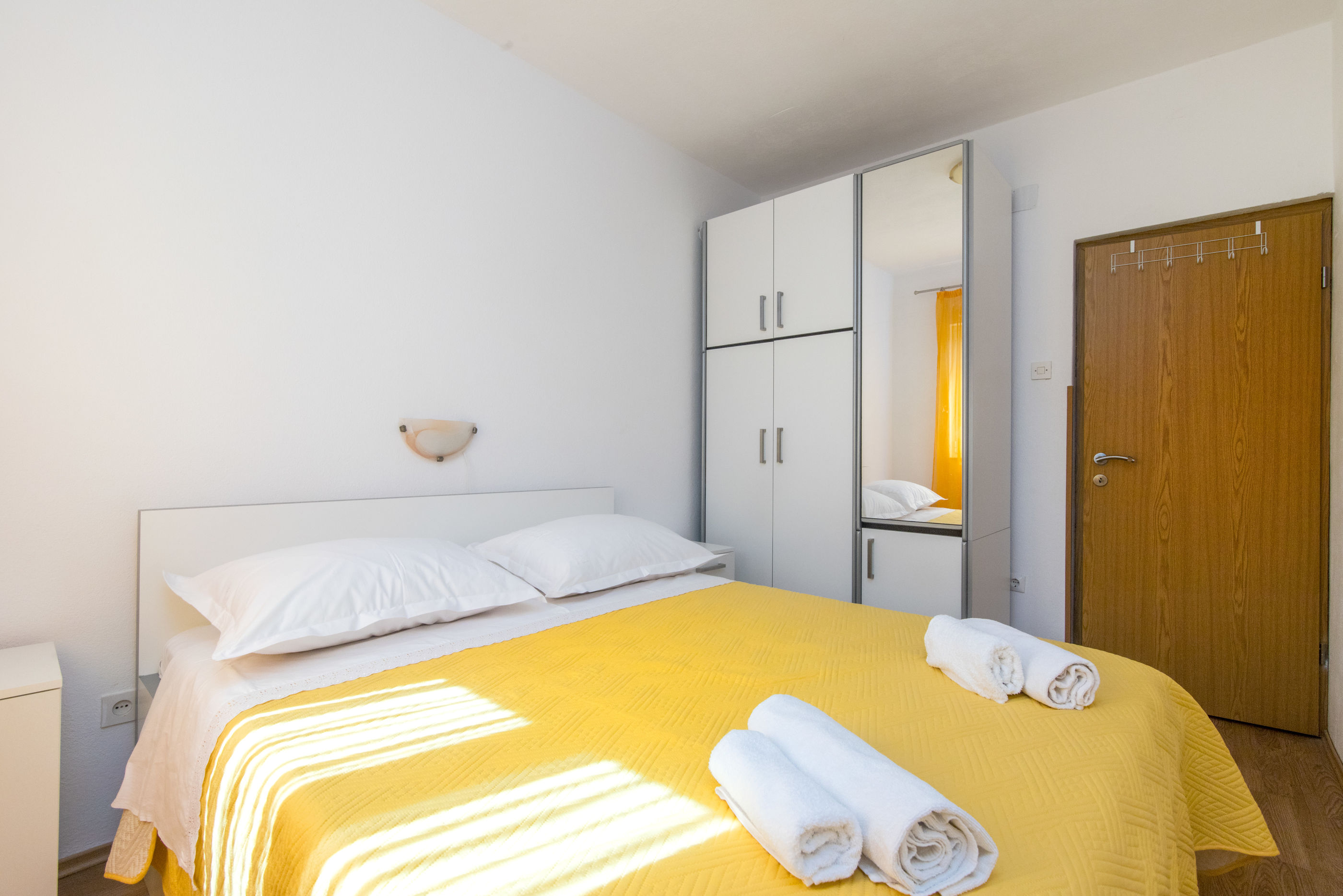 Apartments Jakov 41861-A2