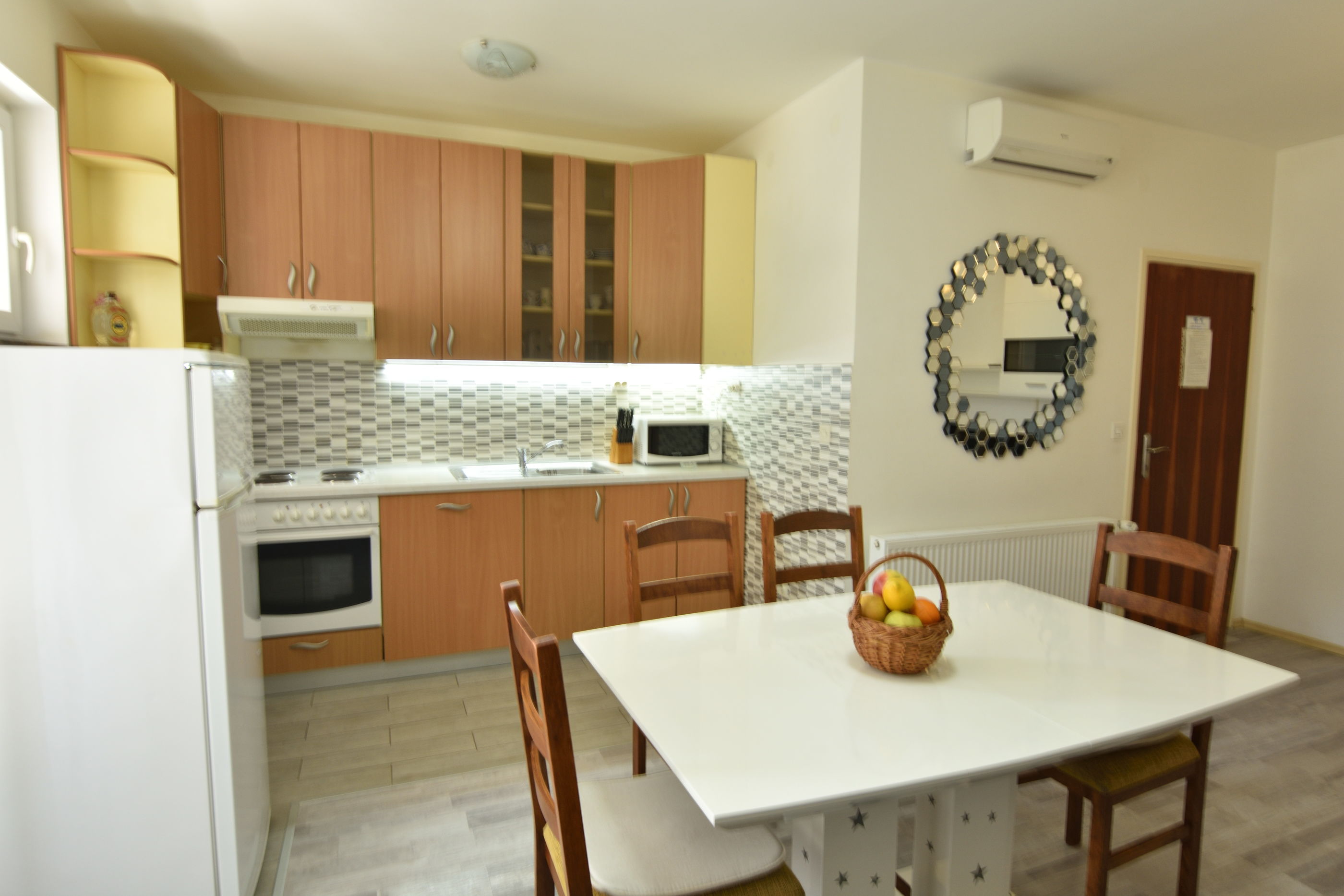 Apartments Brico 40454-A1