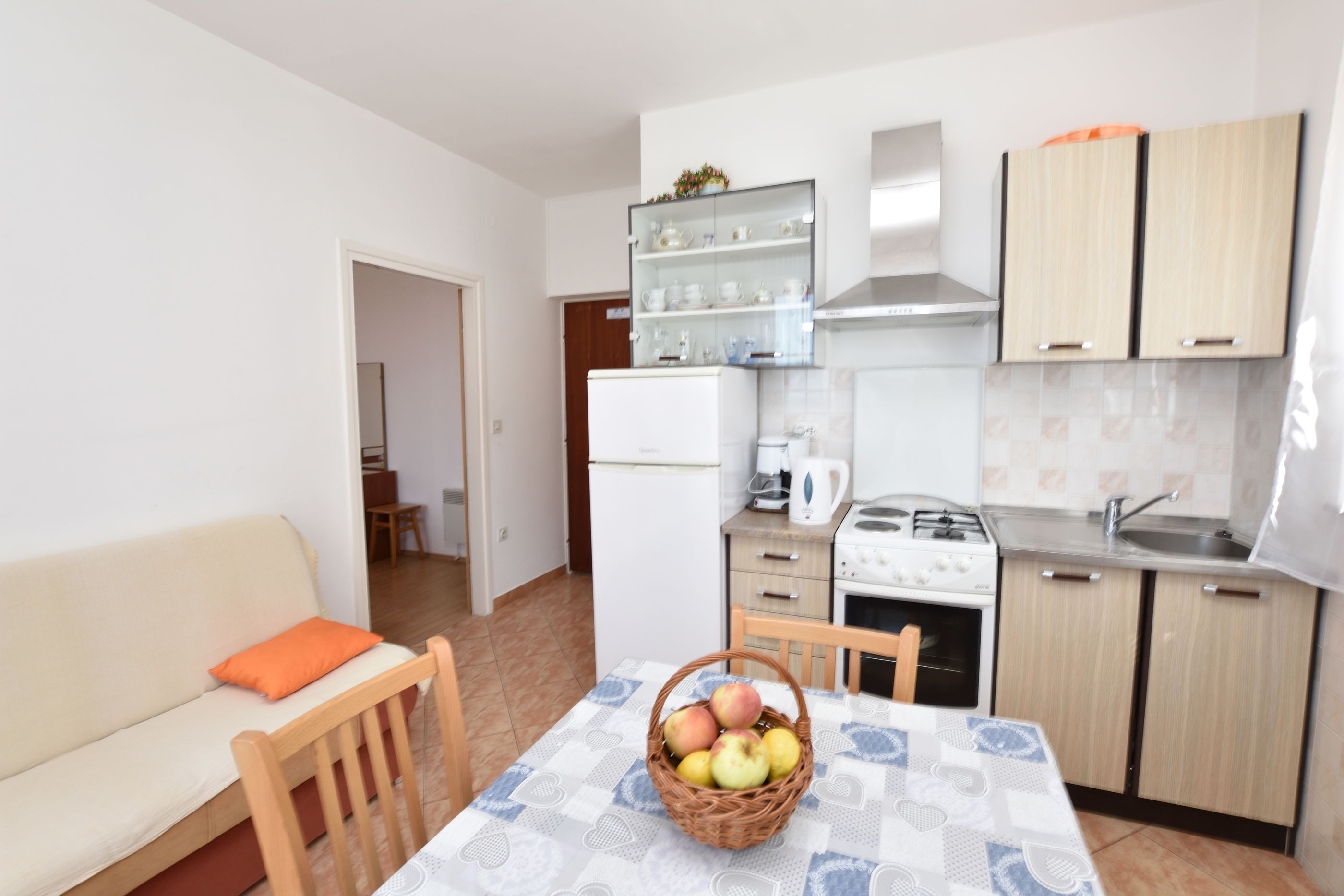 Apartments Brico 40454-A2