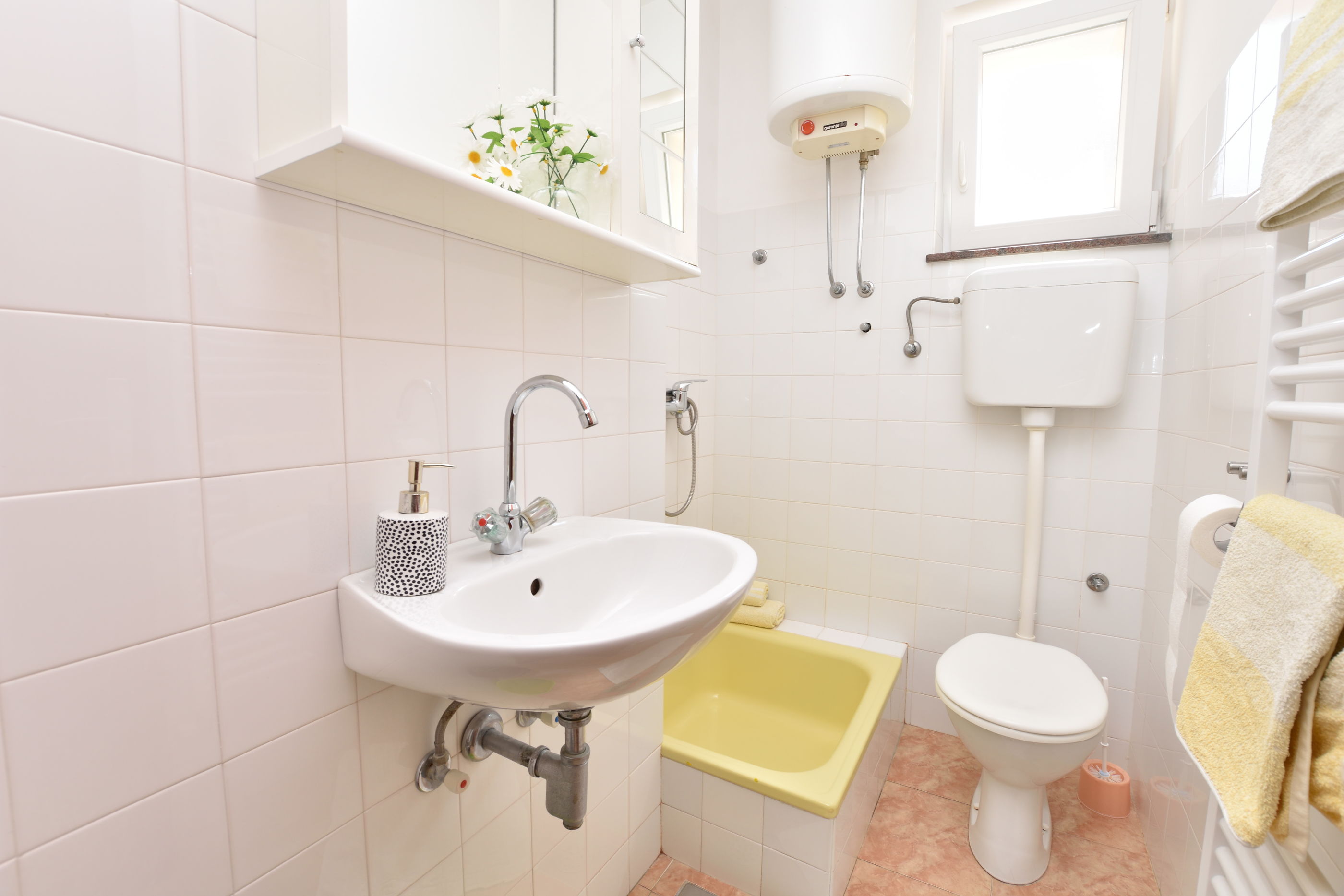 Apartments Brico 40454-A2