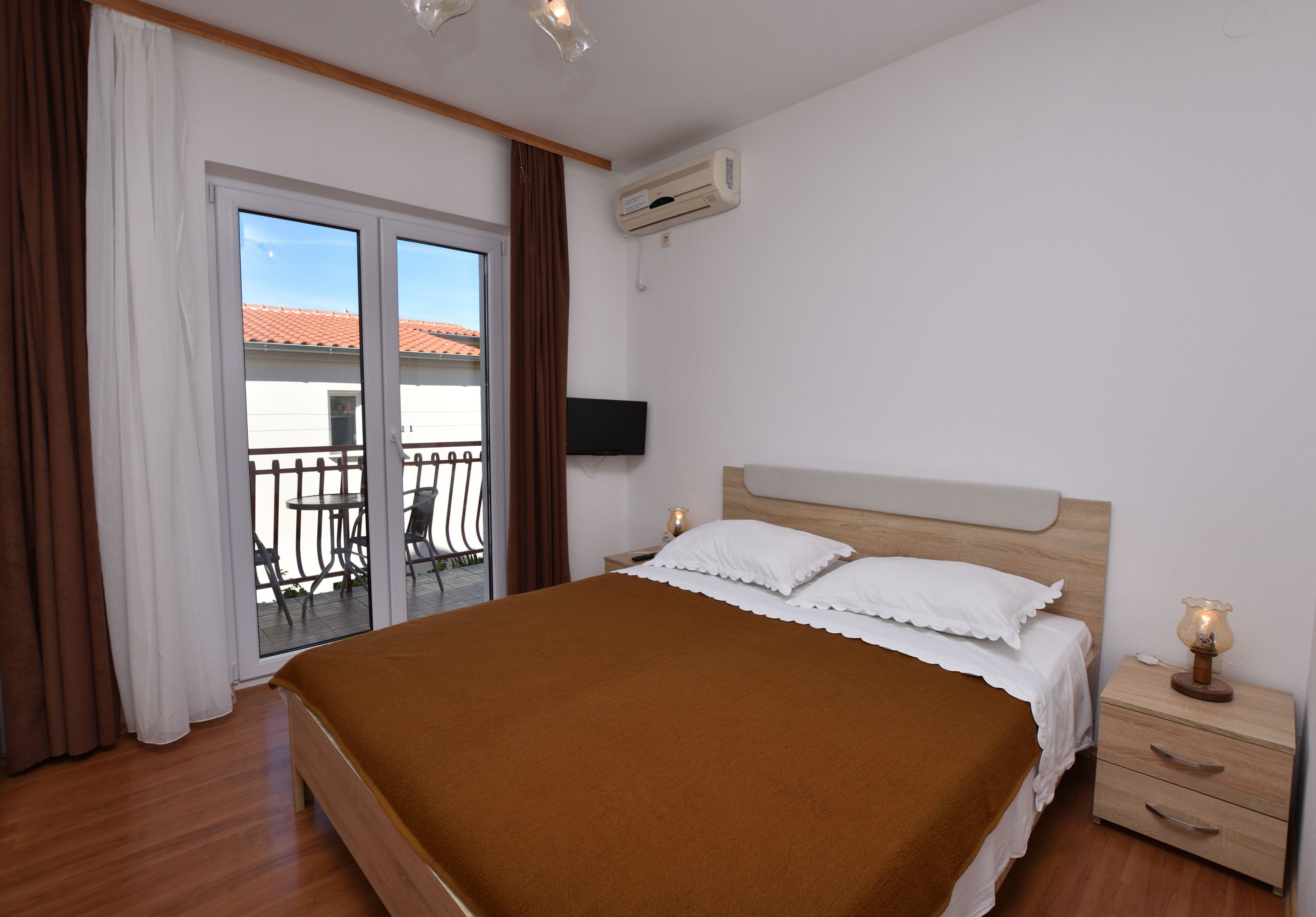 Apartments and Room Kiko 40479-S1