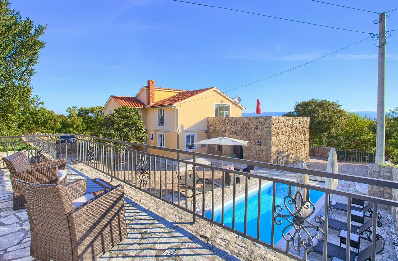 Villa Vrh 62094-A1