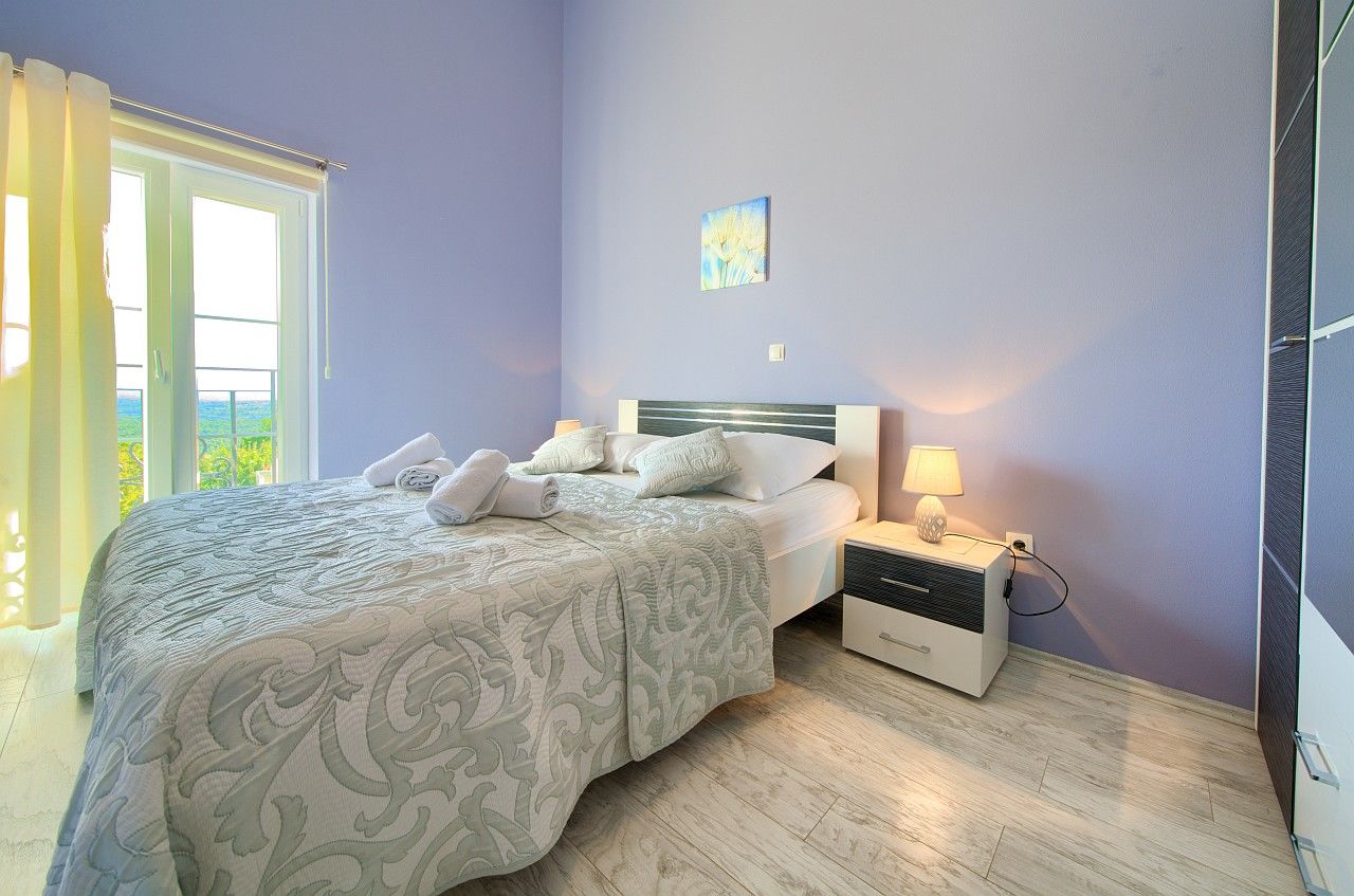 Villa Vrh 62094-A1