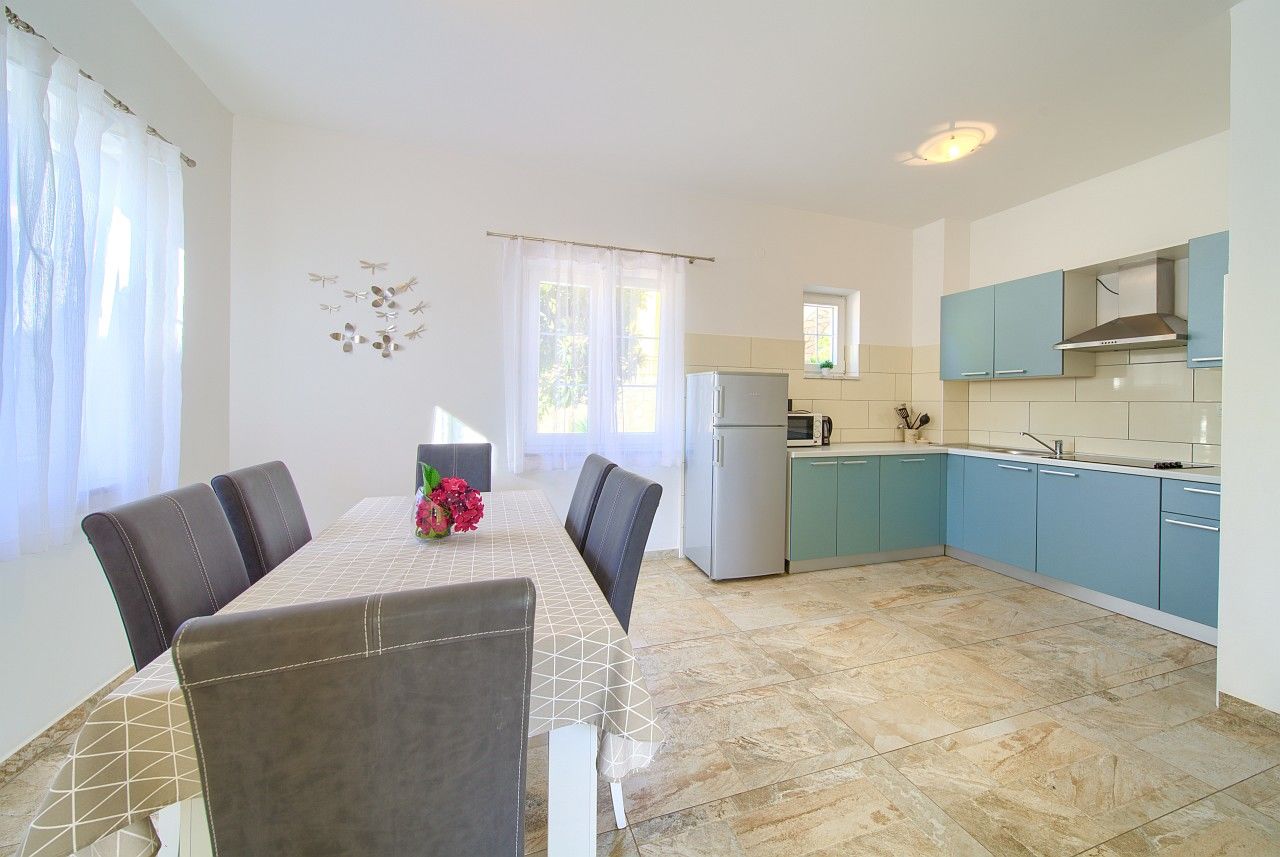 Villa Vrh 62094-A1