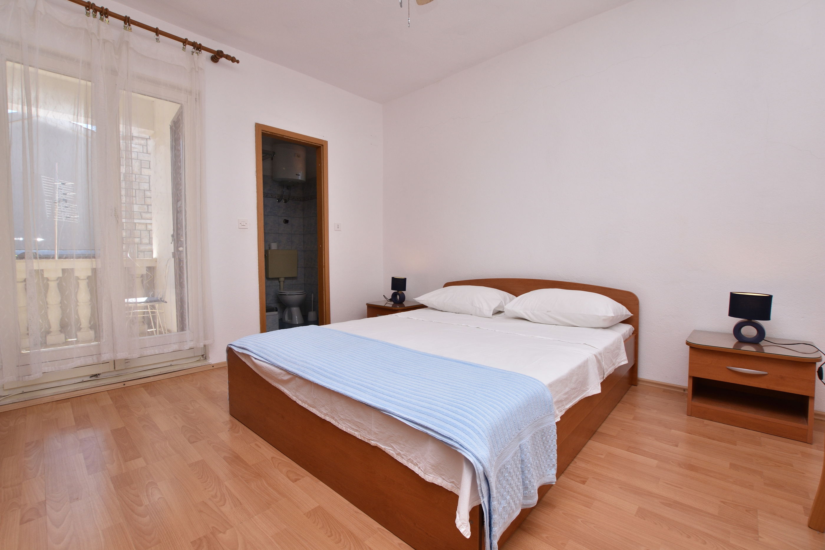 Apartments and Rooms Jakov 40391-A1