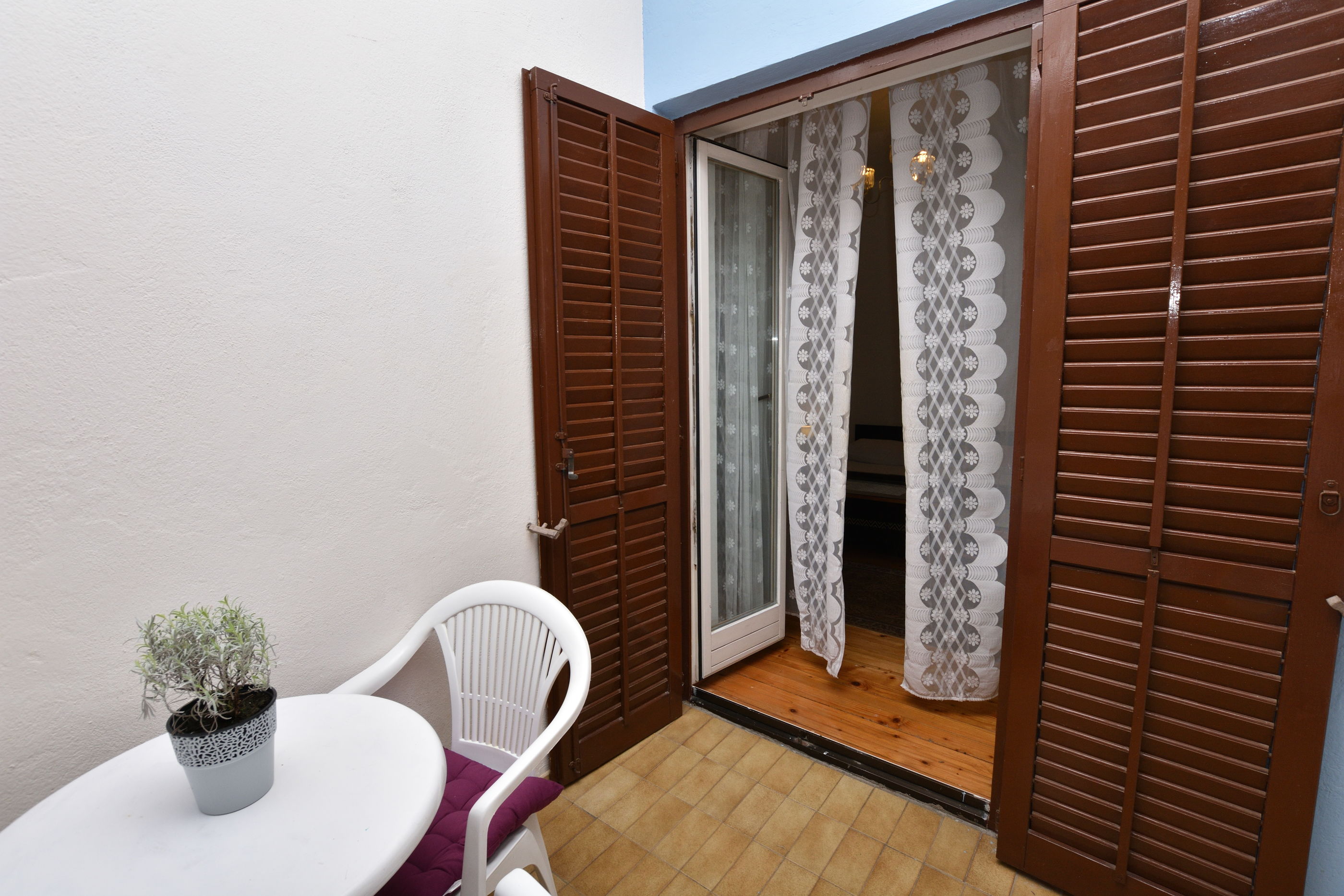 Apartments and Rooms Jakov 40391-S1