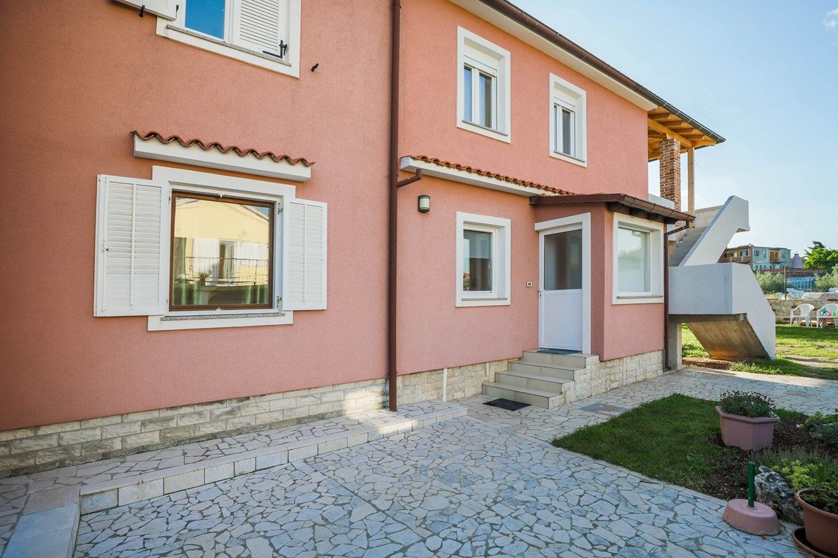 House Nikola 73753-A2