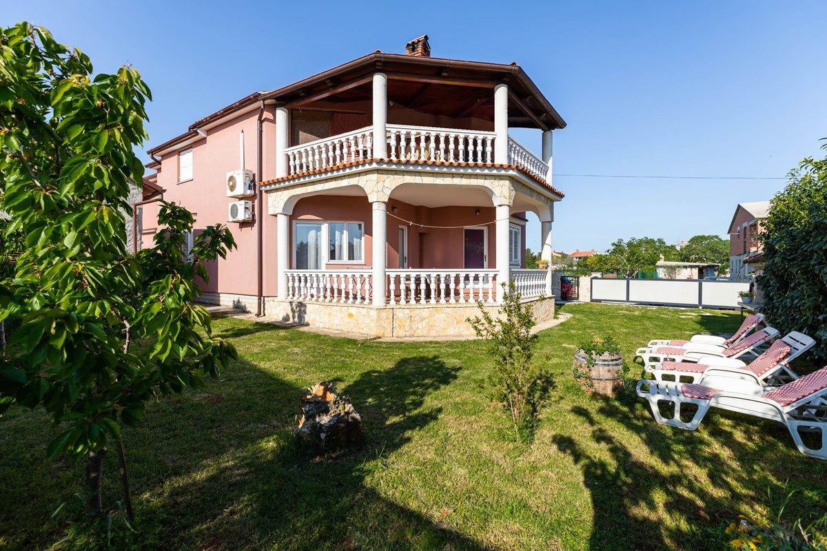 House Nikola 73753-A2