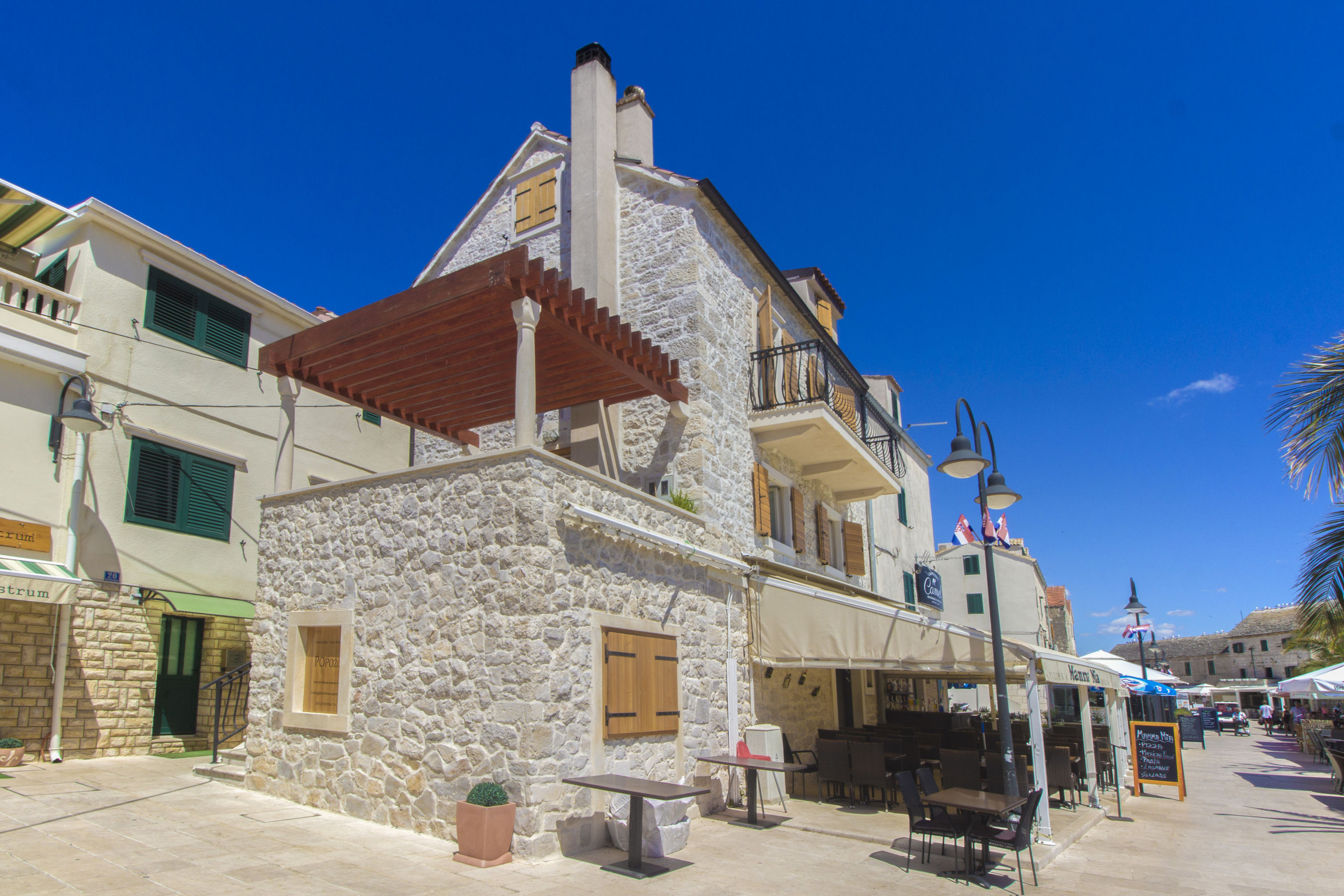 House Stonehouse Popožo 72221-K1