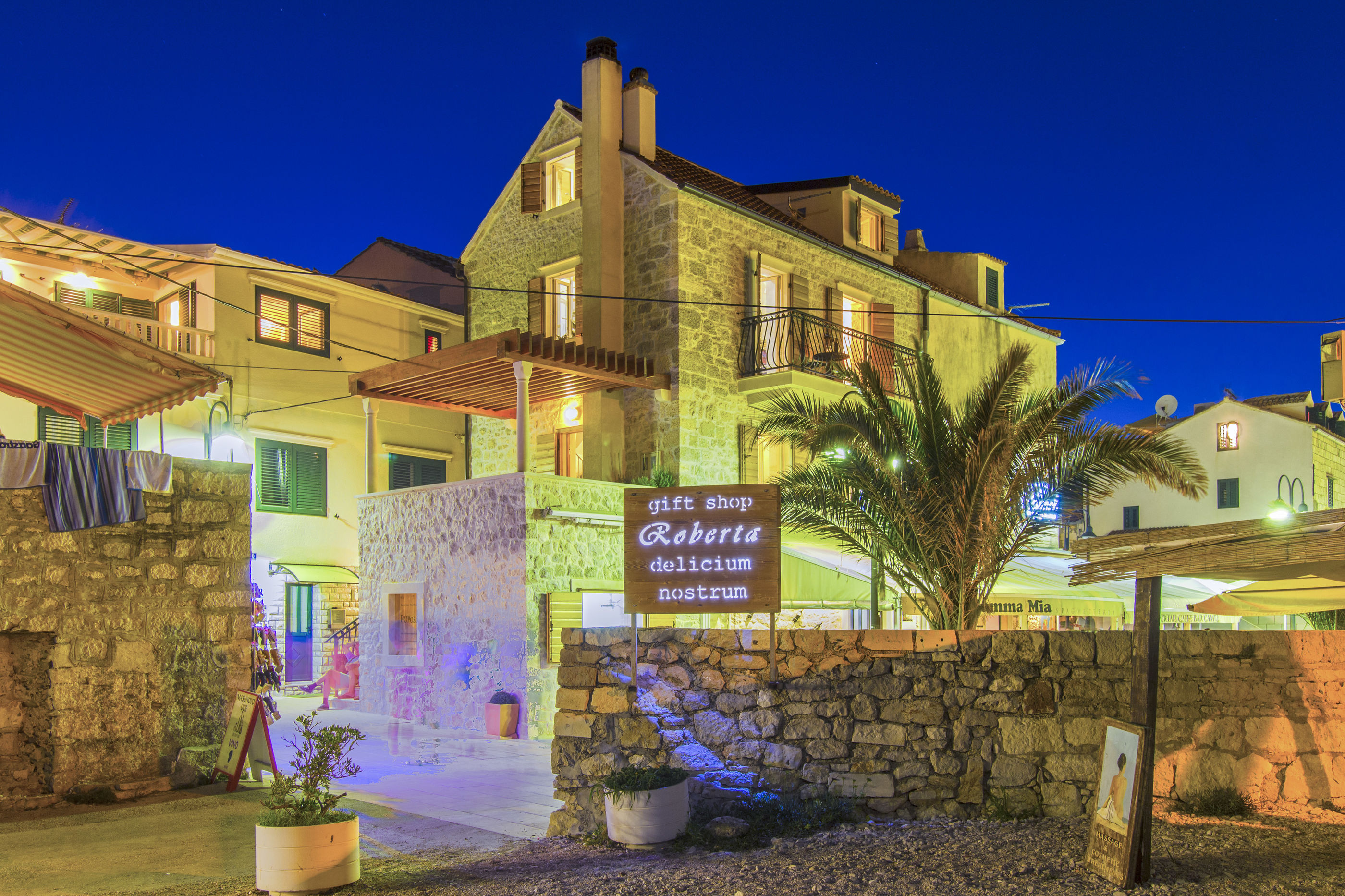 House Stonehouse Popožo 72221-K1