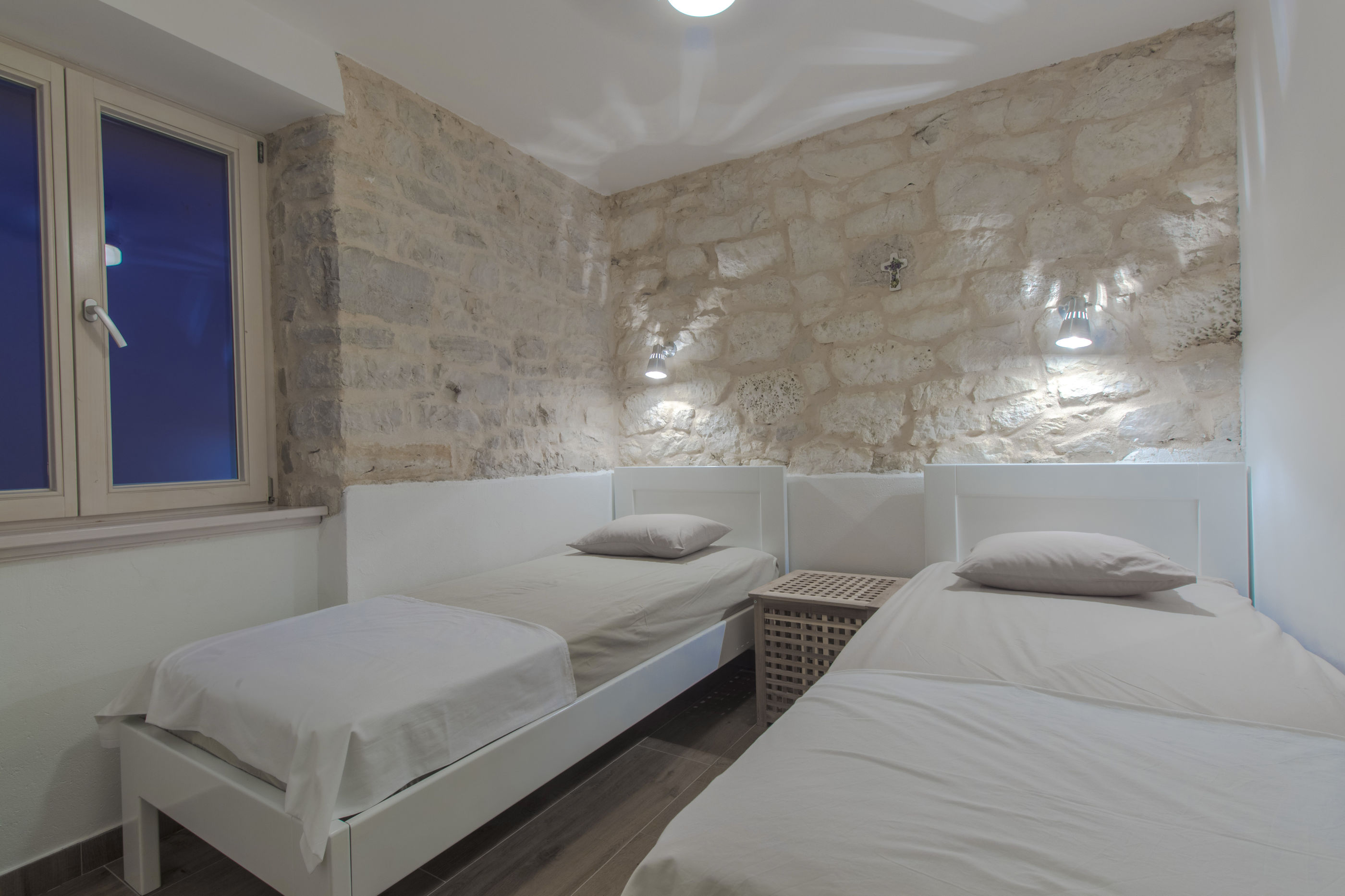 House Stonehouse Popožo 72221-K1