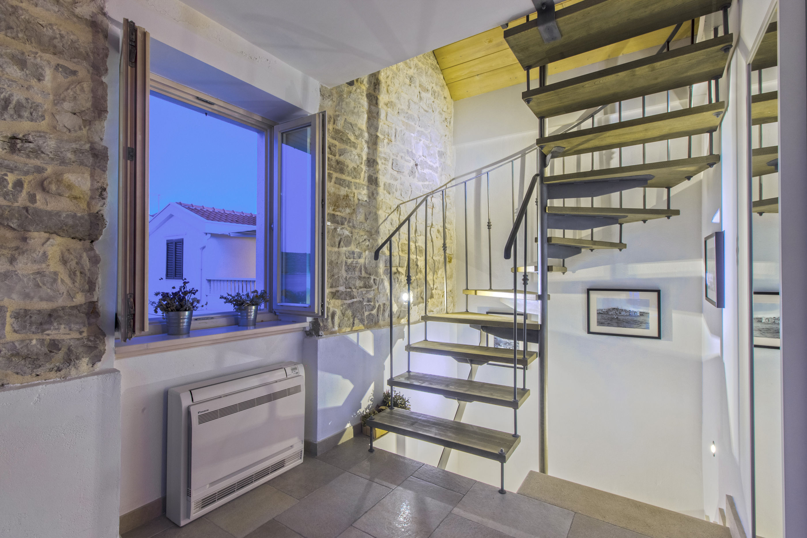 House Stonehouse Popožo 72221-K1