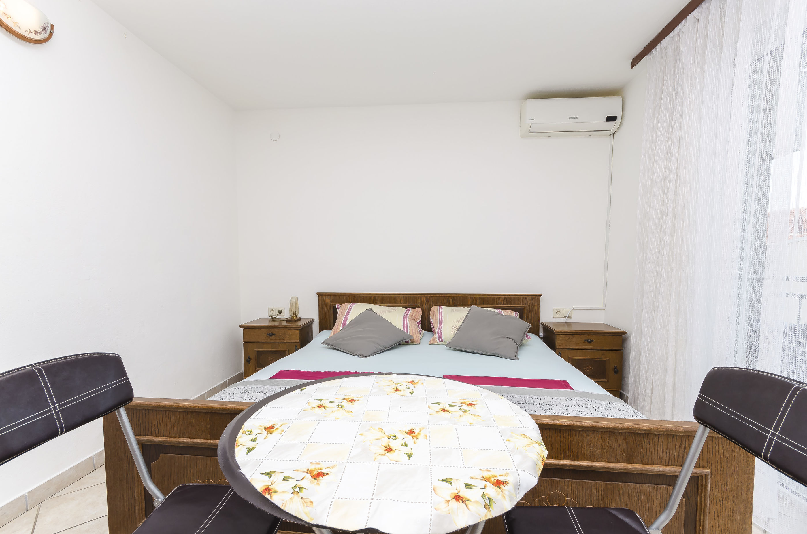 Apartment and Room Ilija 72271-S1