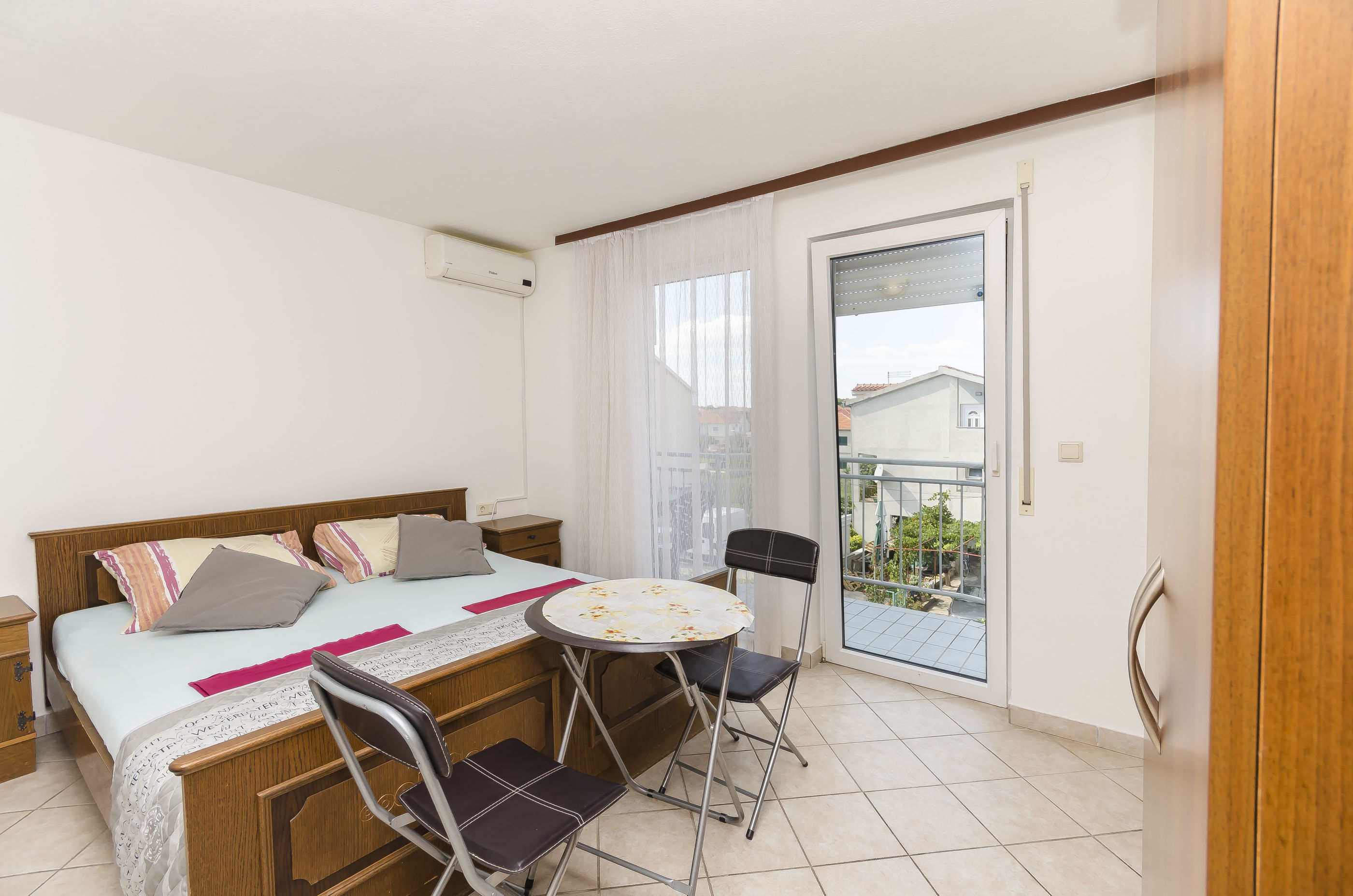 Apartment and Room Ilija 72271-S1